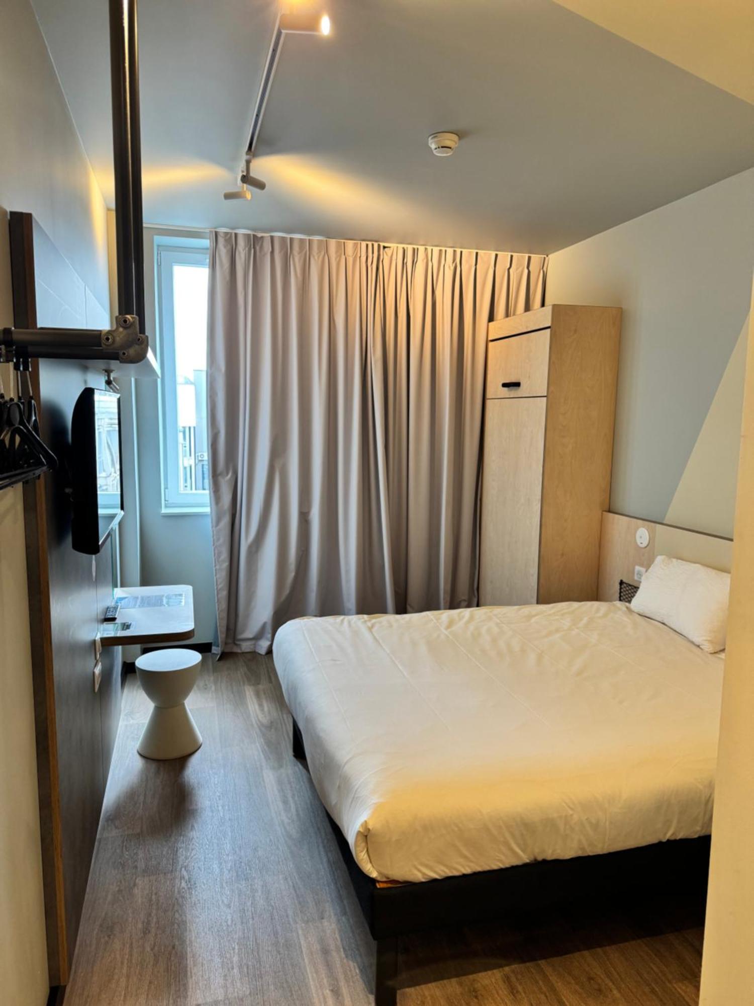 Driepersoonskamer met 1 Tweepersoonsbed en 1 Eenpersoonsbed