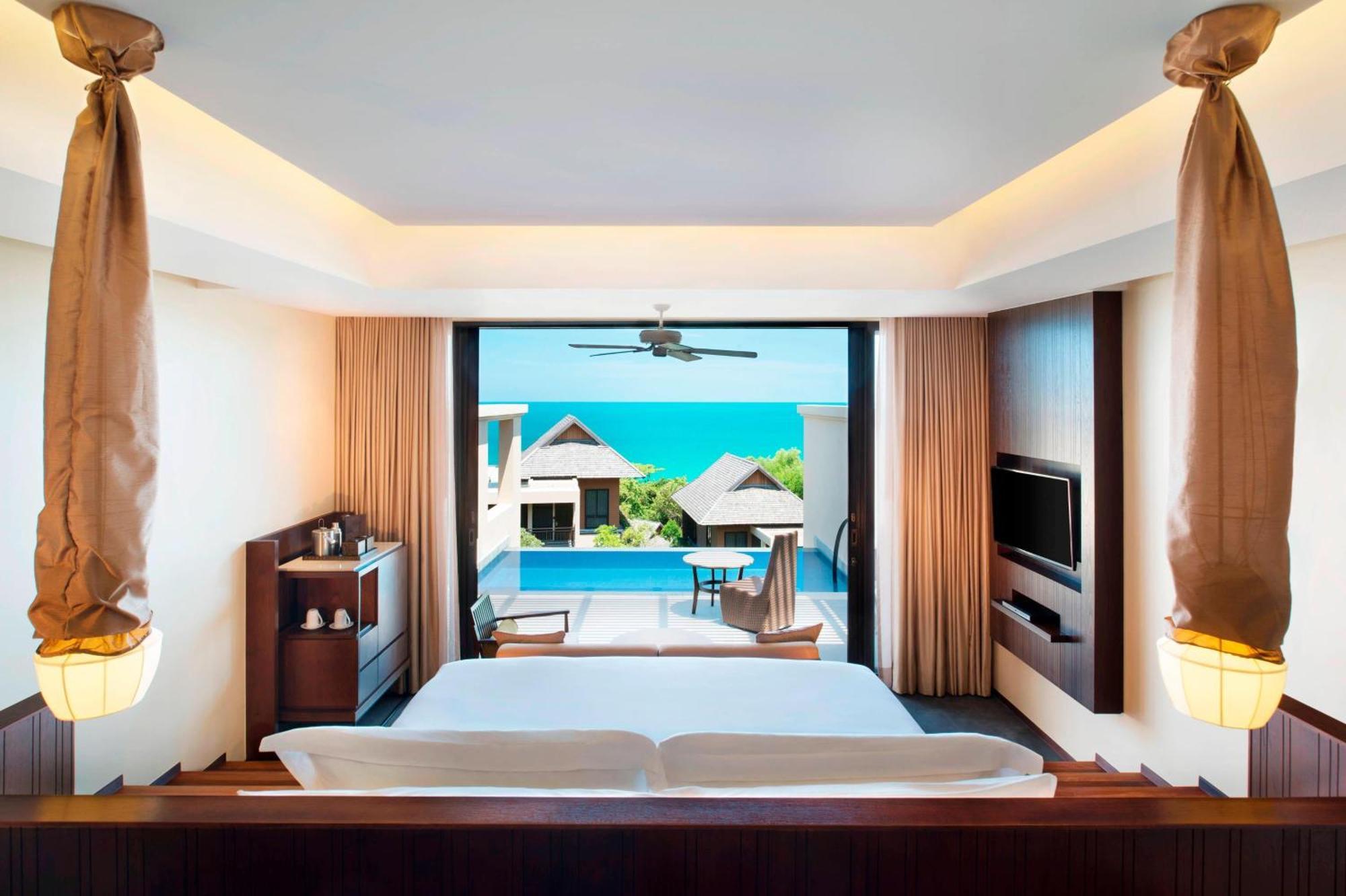 Ocean Pool, 1 Bedroom Suite, 1 King, Sofa bed,1552129690:JPEG