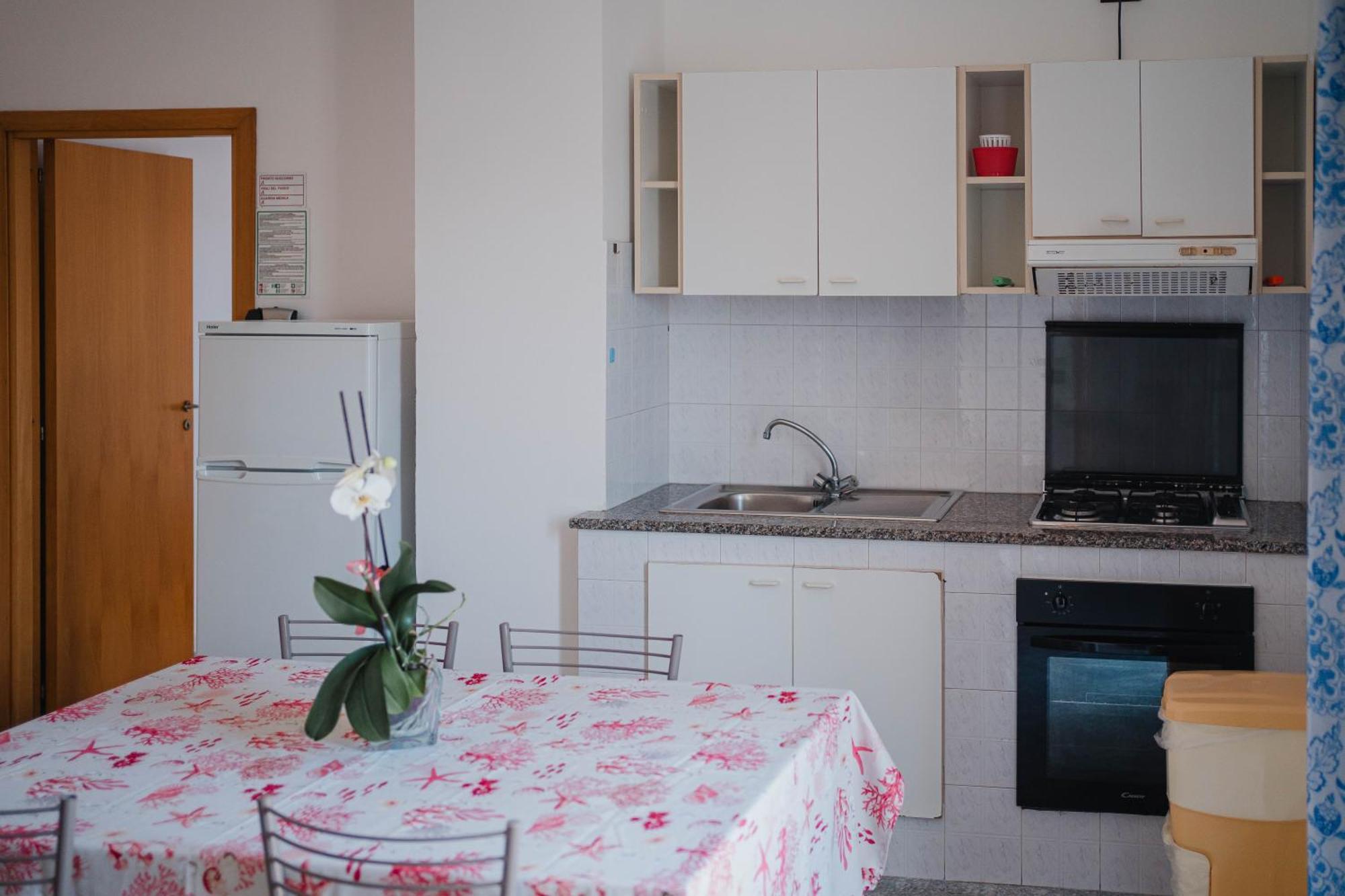 One-Bedroom Apartment Terrace,1671896007:JPEG