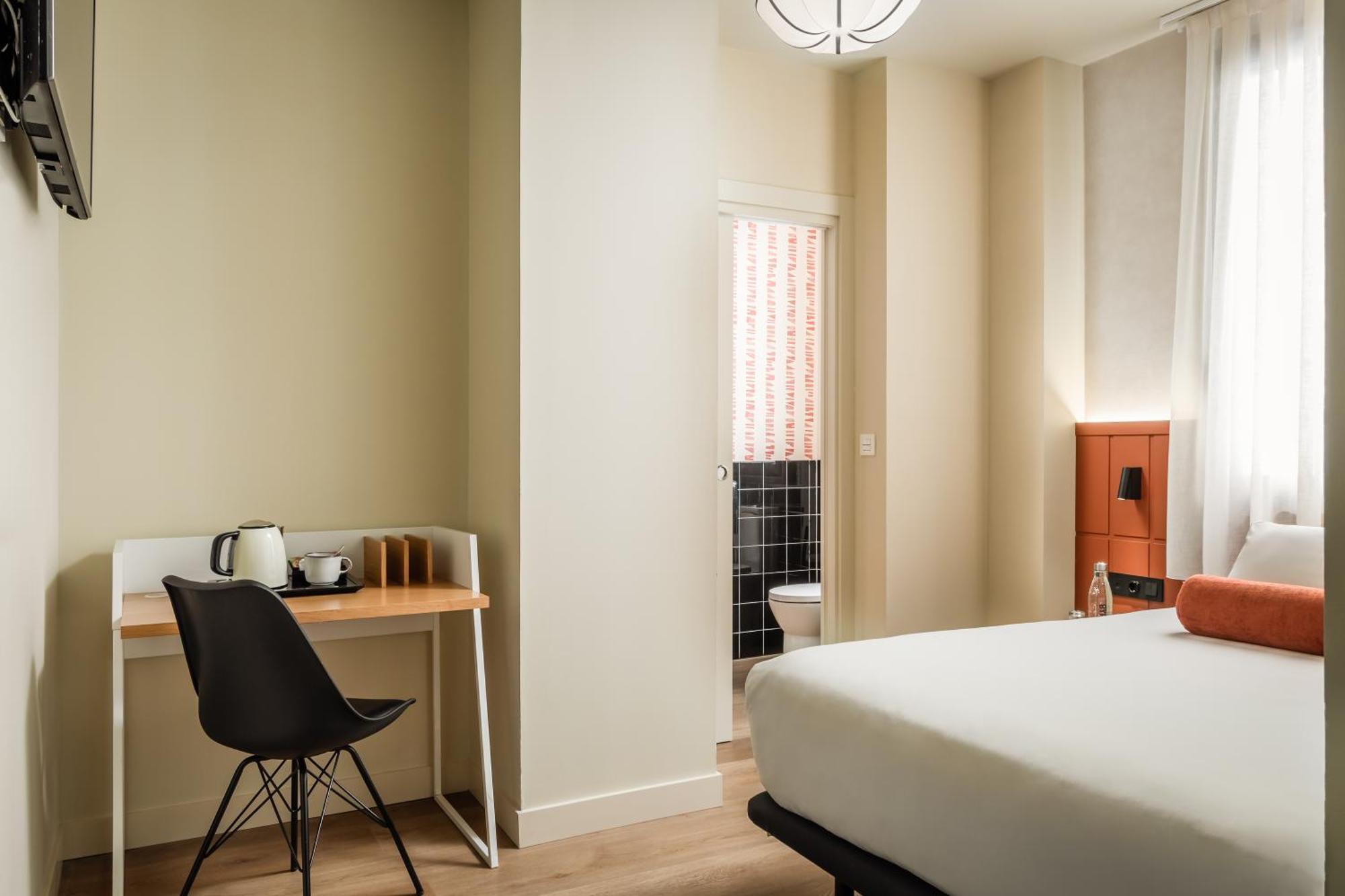 Standard Single Room,1672610376:JPEG