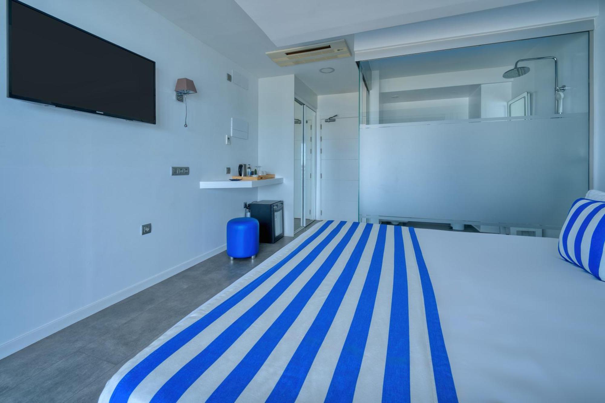 Chambre Double avec Balcon - Accessible aux Personnes à Mobilité Réduite - Vue sur Mer
