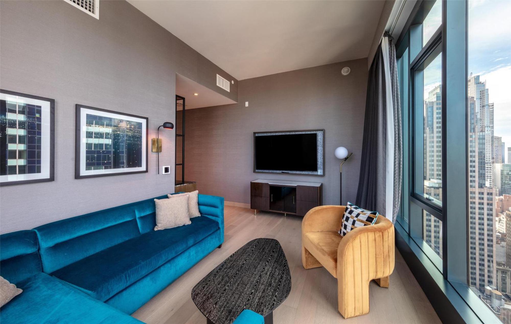 Corner King Suite with Panoramic Square View,1673688555:JPEG