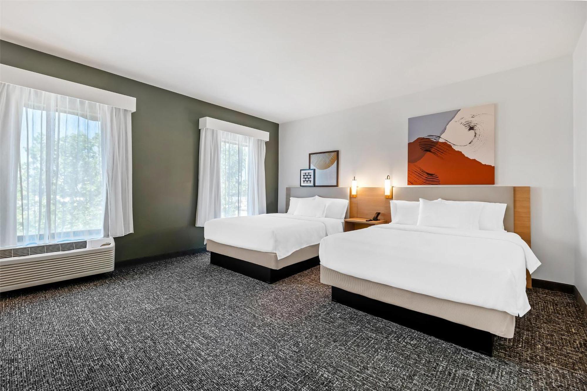 Queen Room with Two Queen Beds - Hearing Access