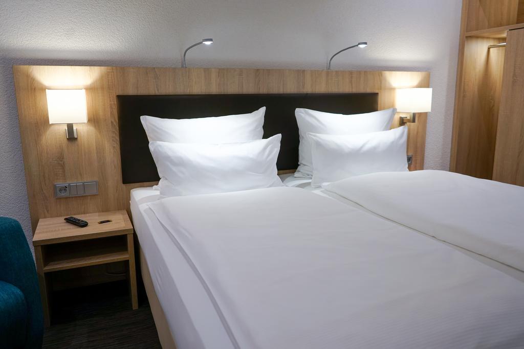 Premium Double Room with Balcony,917281606:JPEG