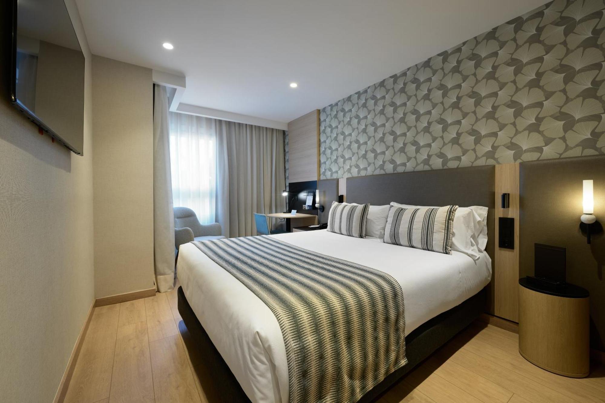 Deluxe Premium Room,1674697684:JPEG