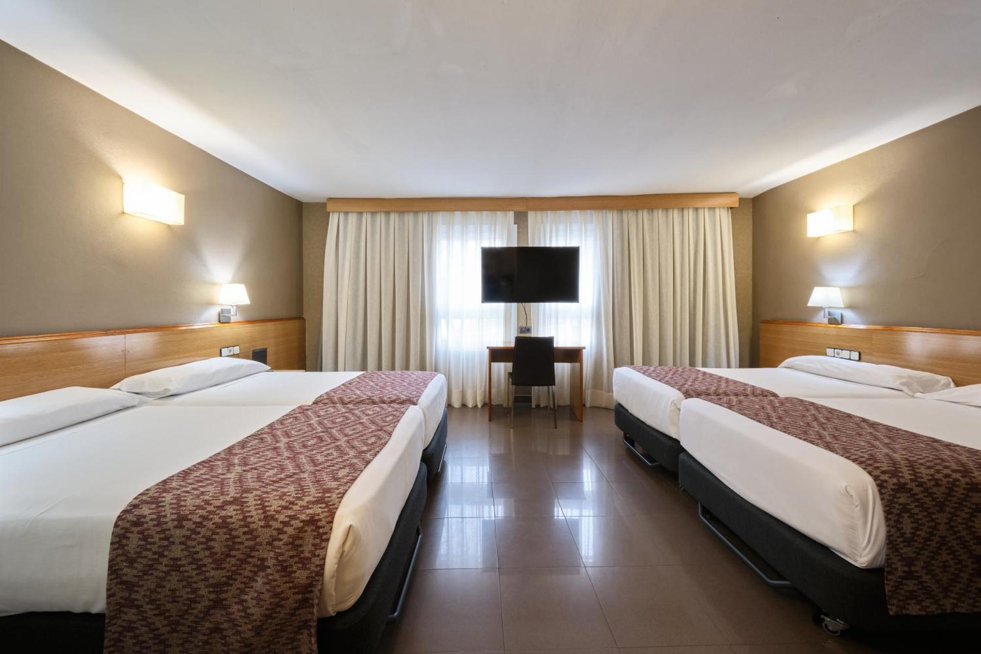 Quadruple Room (4 Adults),1674697697:JPEG
