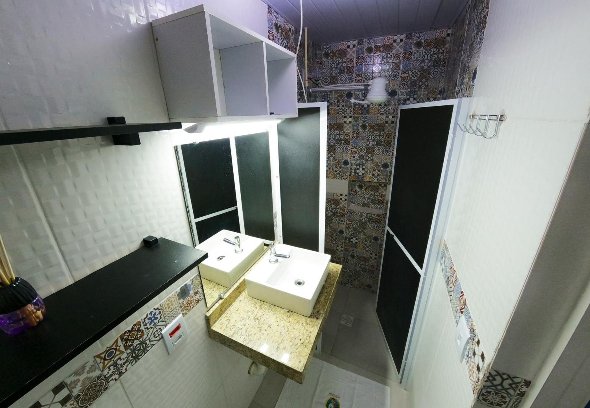 Quarto Quádruplo com Banheiro