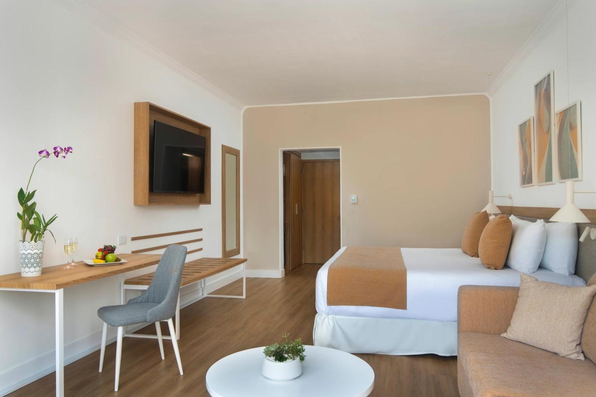 Quarto Duplo Deluxe com Vista Oceano Parcial