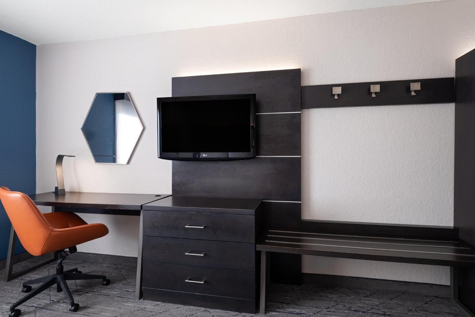 One-Bedroom King Suite