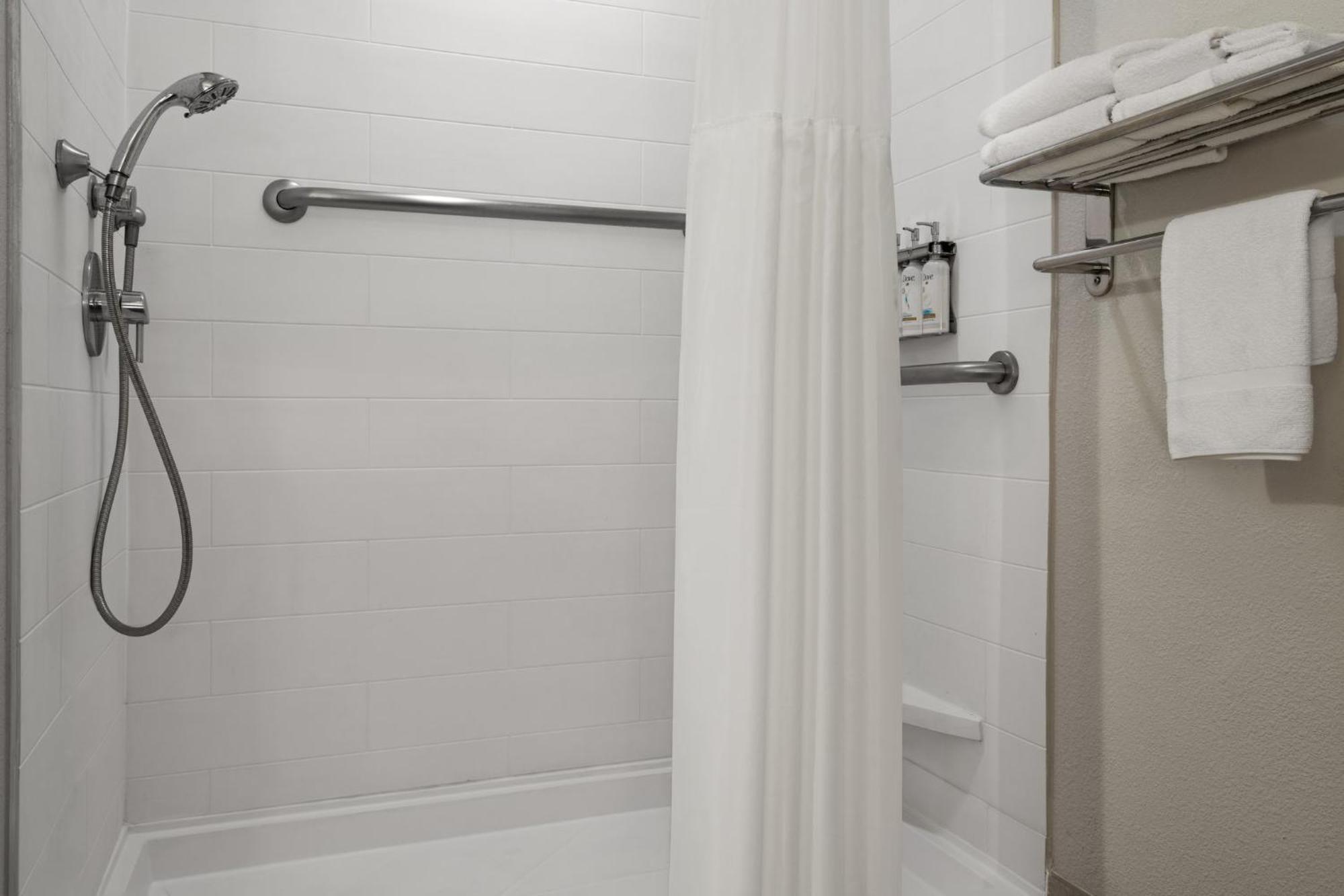 Standard King Room with Accessible Tub - Mobility Access