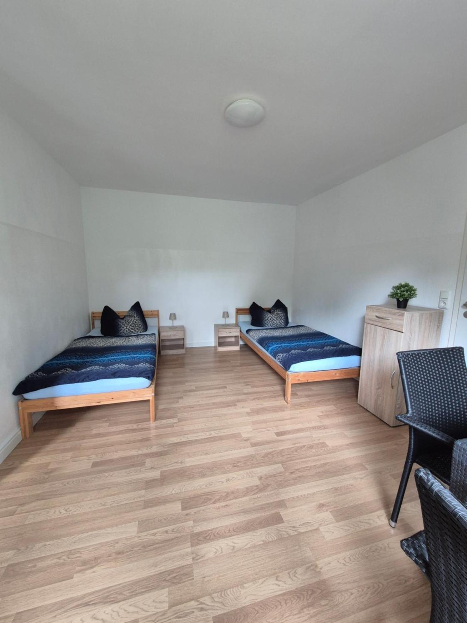Kleines Zweibettzimmer