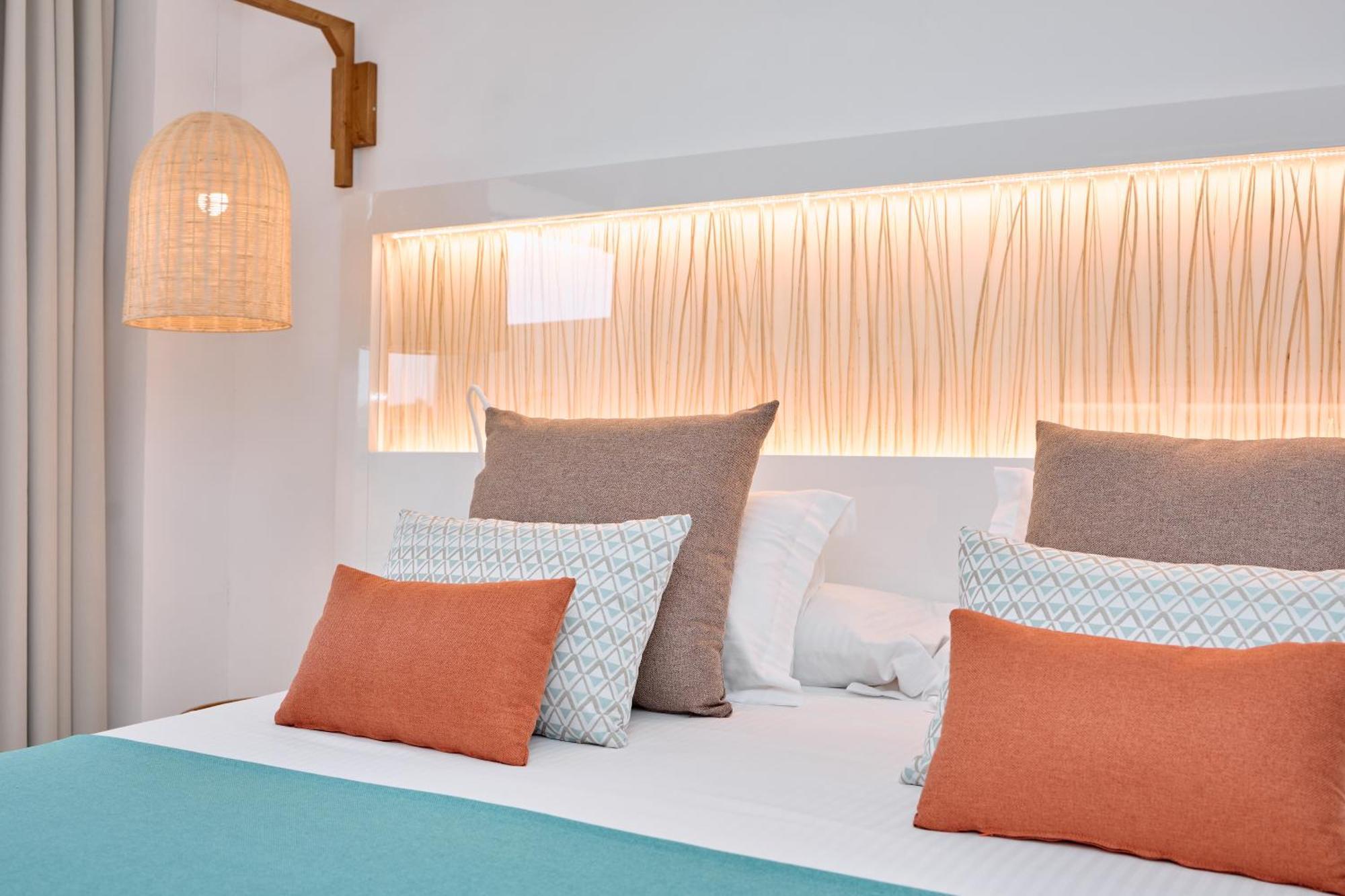 Quarto Duplo com Vista Piscina