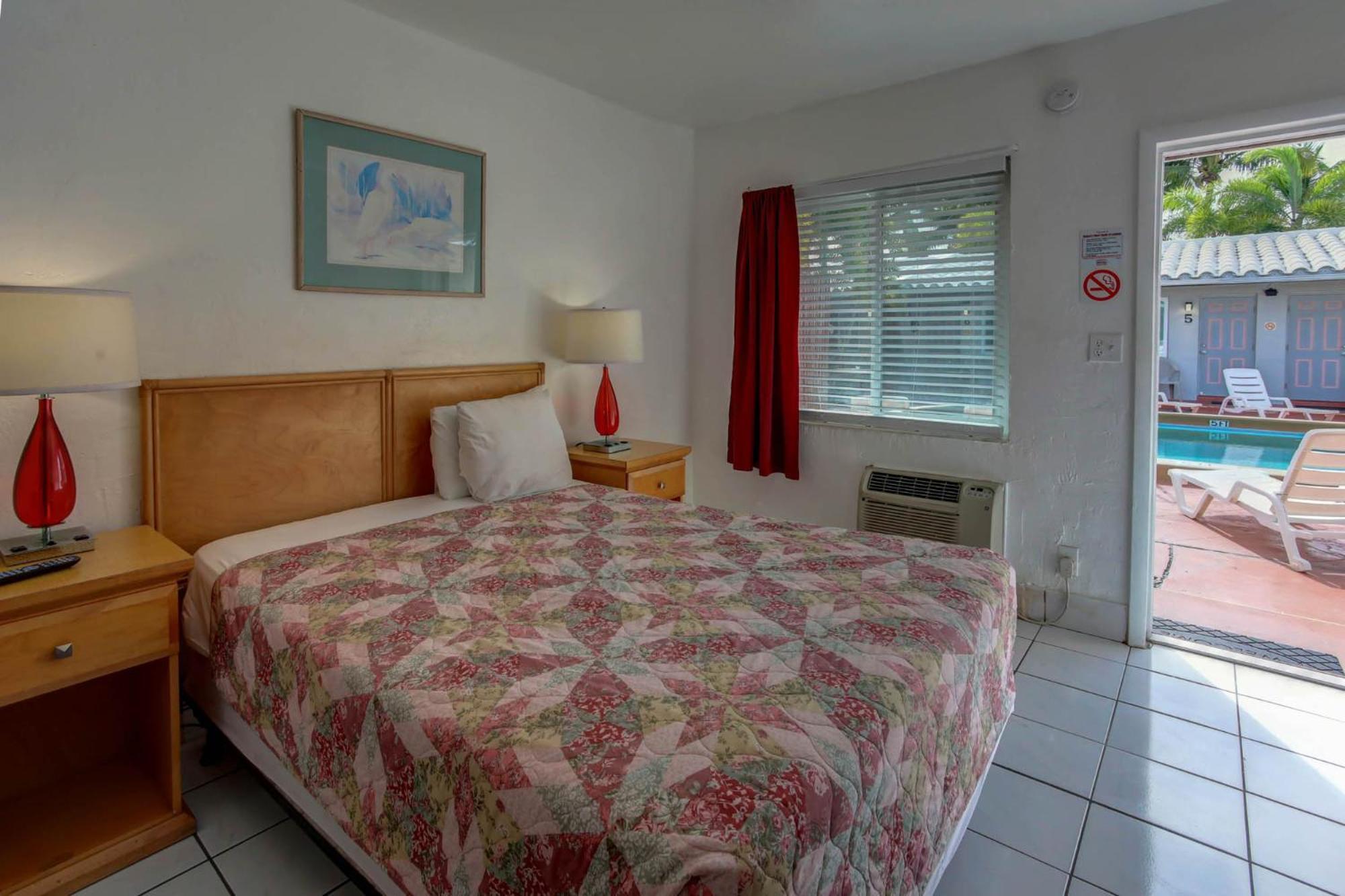Queen Room with Pool View