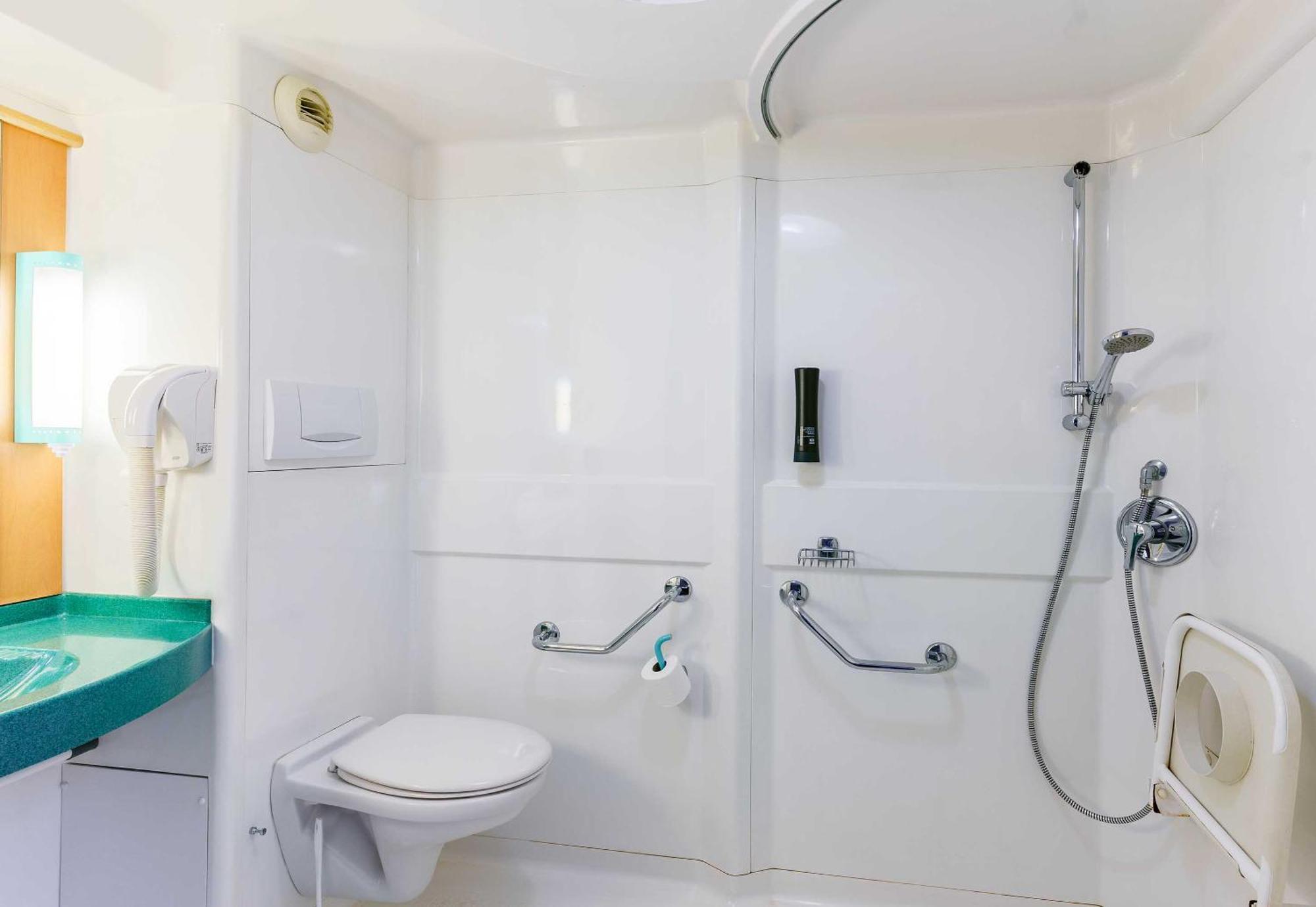 Chambre Double - Accessible aux Personnes à Mobilité Réduite