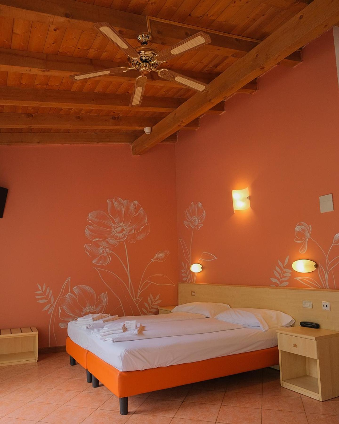 Dreibettzimmer mit Bergblick