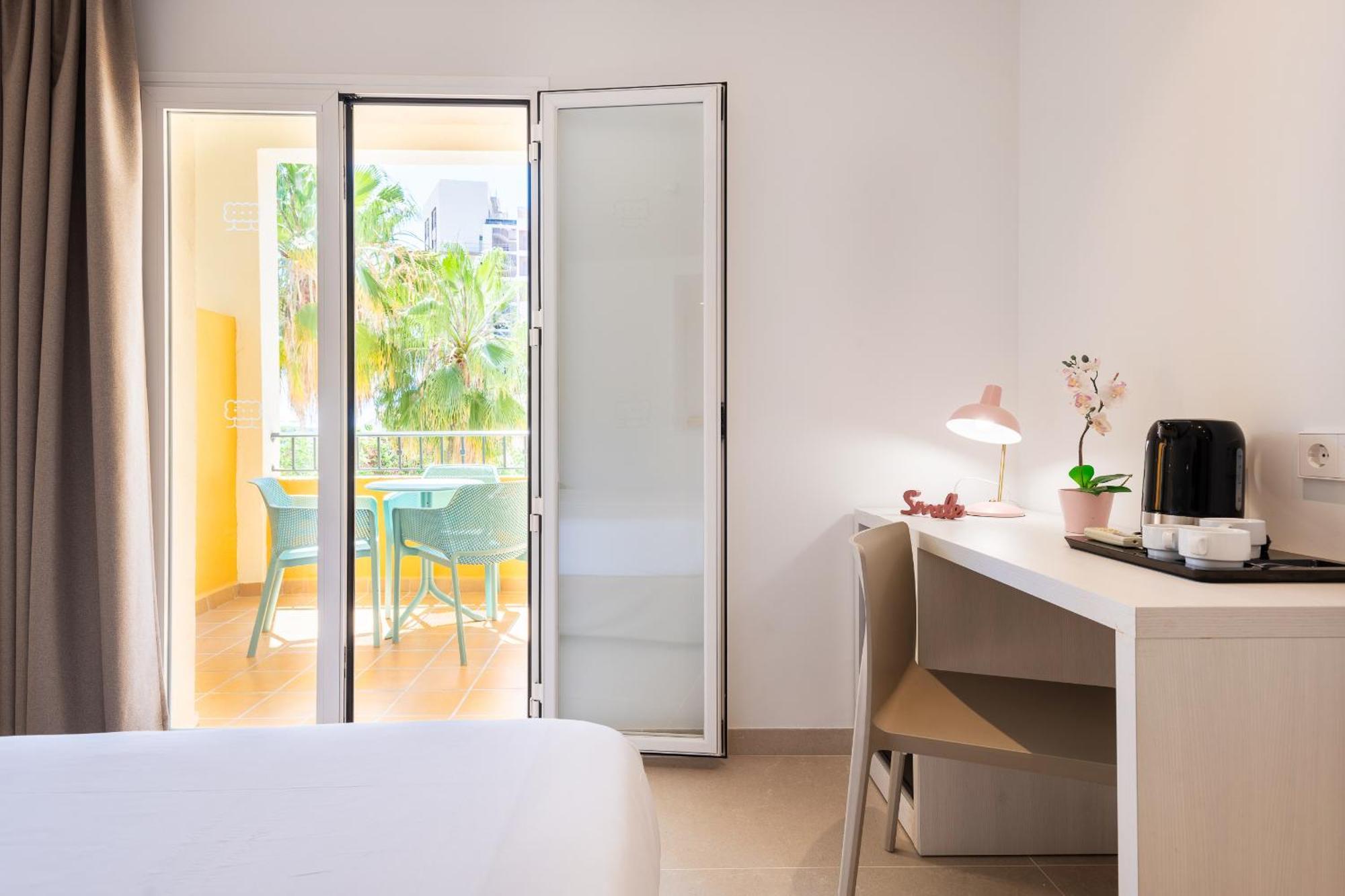 Double room extra bed & Sea View,1686433113:JPEG