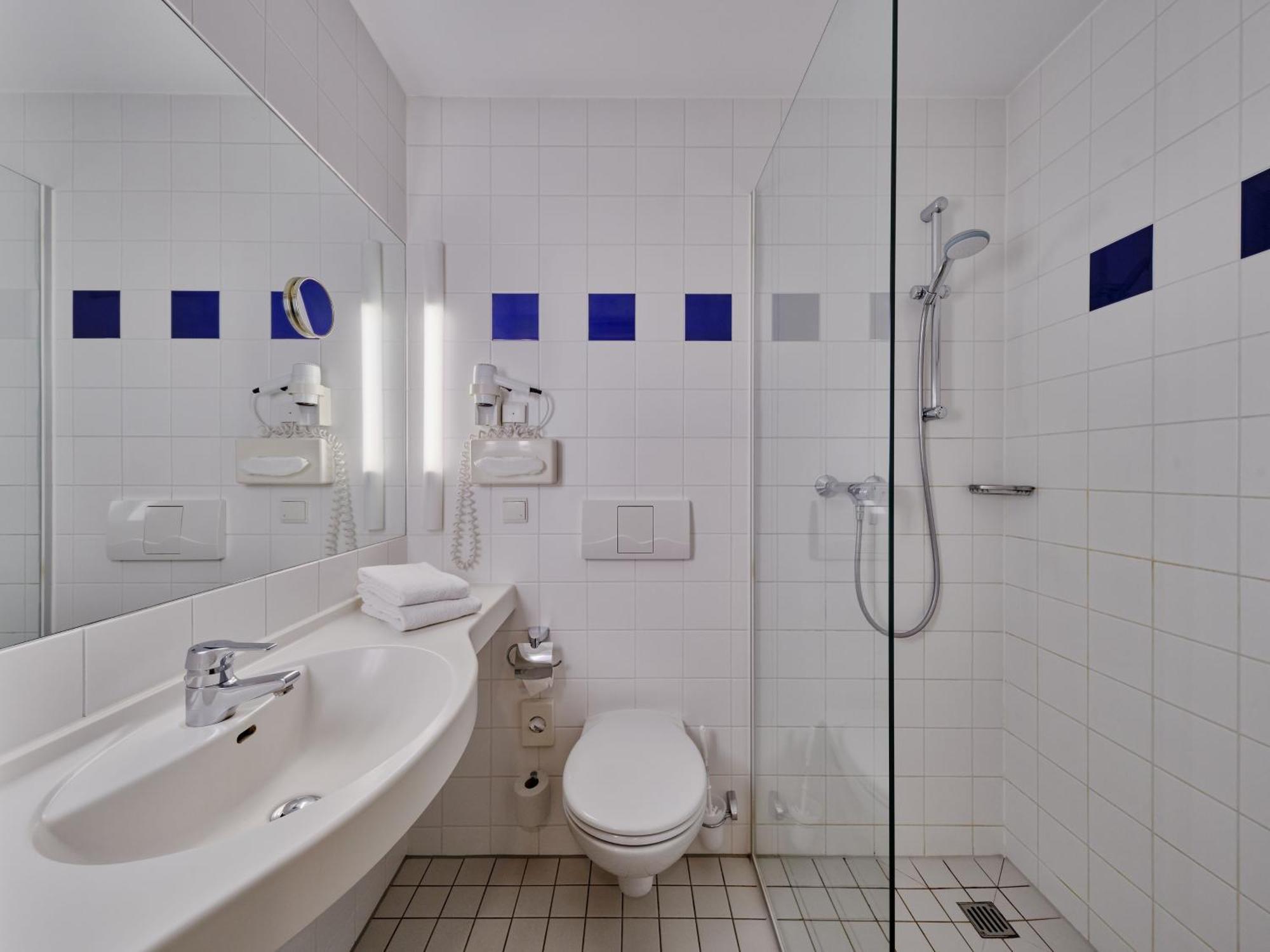 Twin Room,1687449500:JPEG