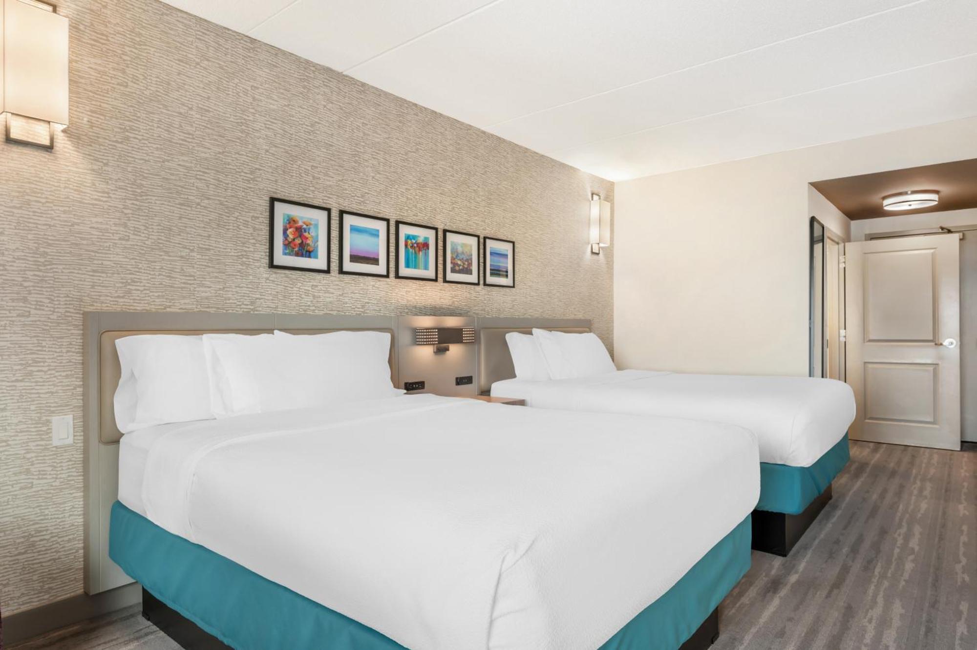Queen Room with Two Queen Beds - Hearing Access