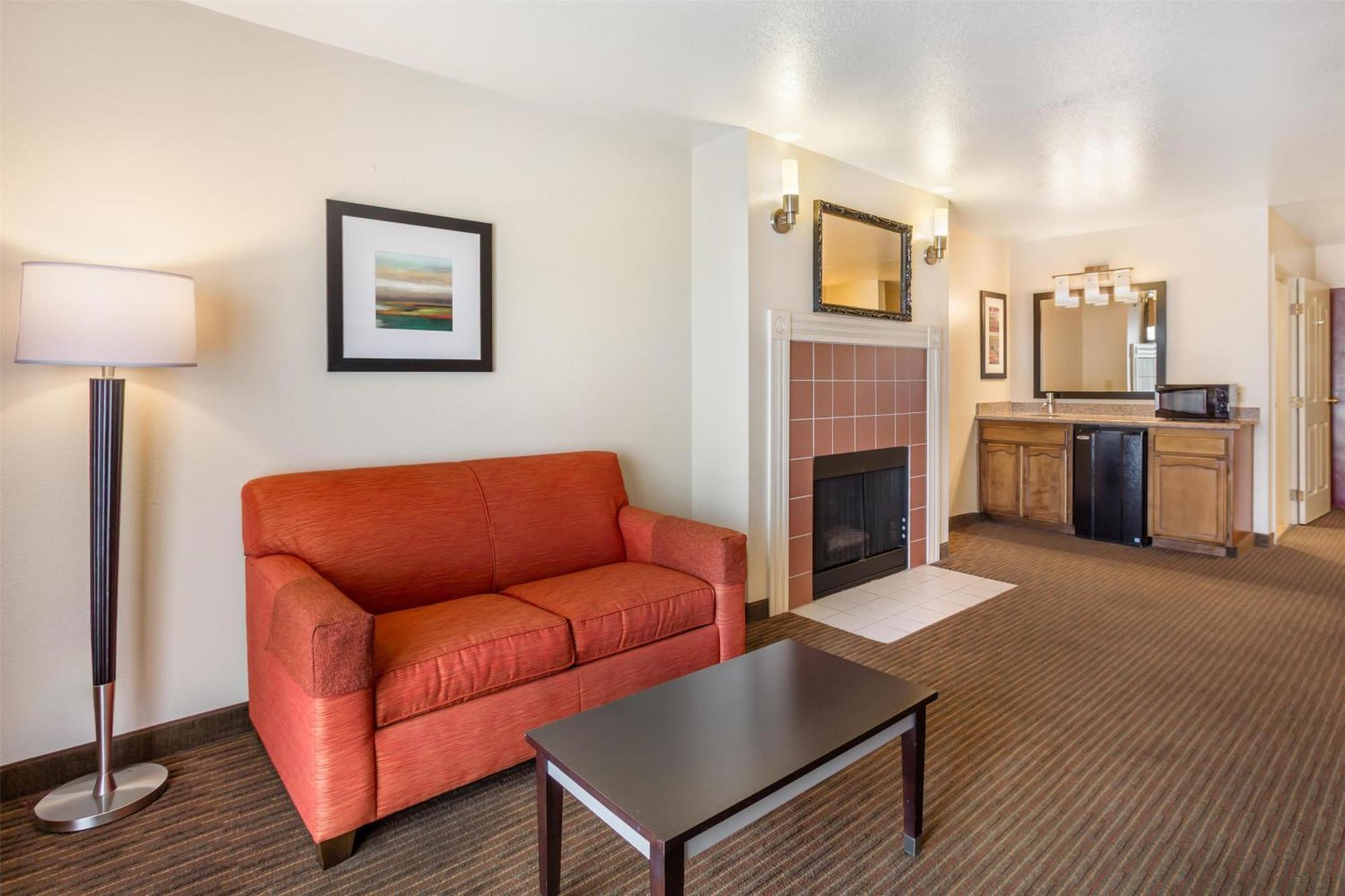 Two-Room King Suite Sofa Bed Balcony Fireplace Non-Smoking