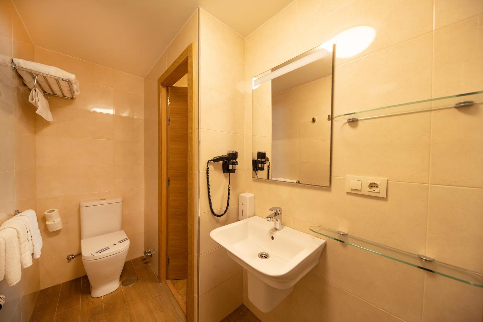 Quadruple Room,1687475459:JPEG