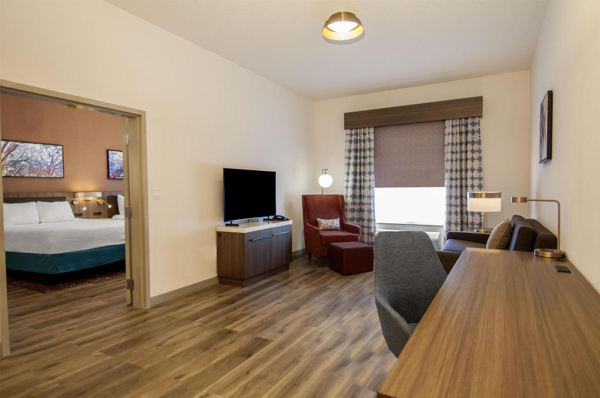 One-Bedroom Suite with Two Queen Beds, Jetted Bath Tub and Sofa Bed