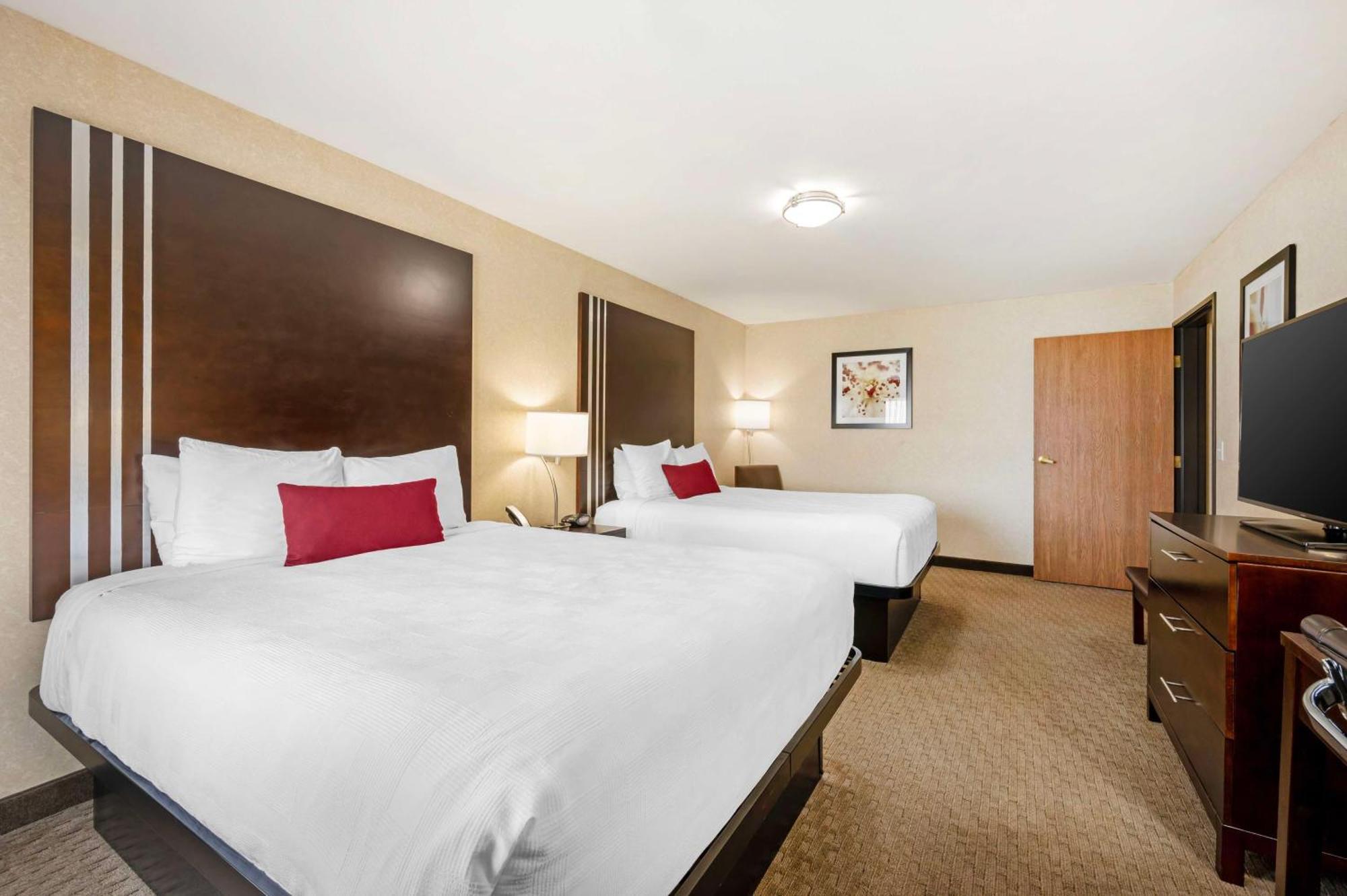Family Suite with Two Queen Beds and Sofa bed - Non Smoking