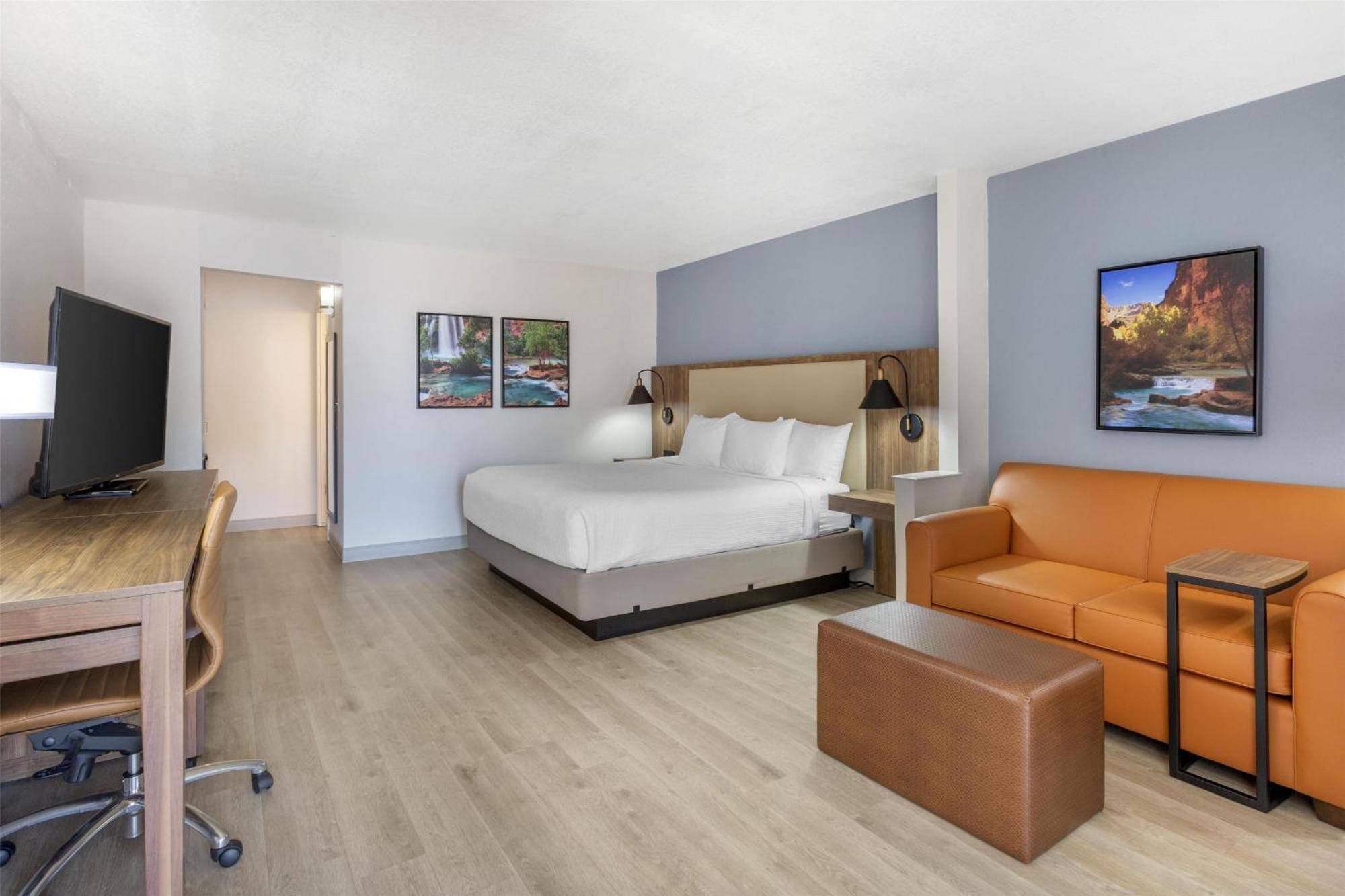 King Suite - Pet Friendly/Non-Smoking