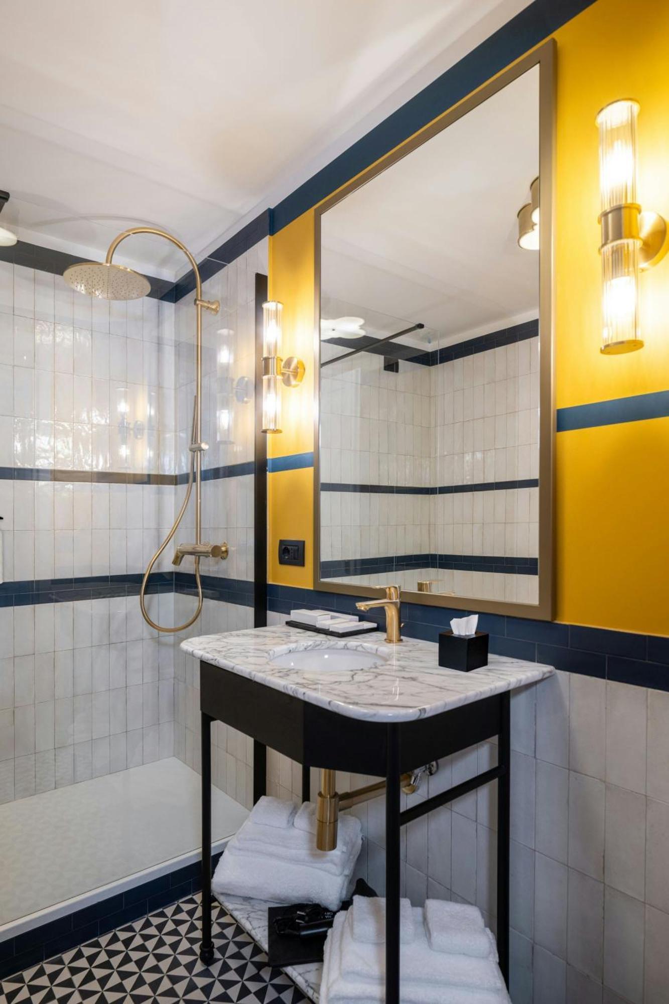 Suite Junior King con Divano Letto e Vista Giardino - Accesso Giardino