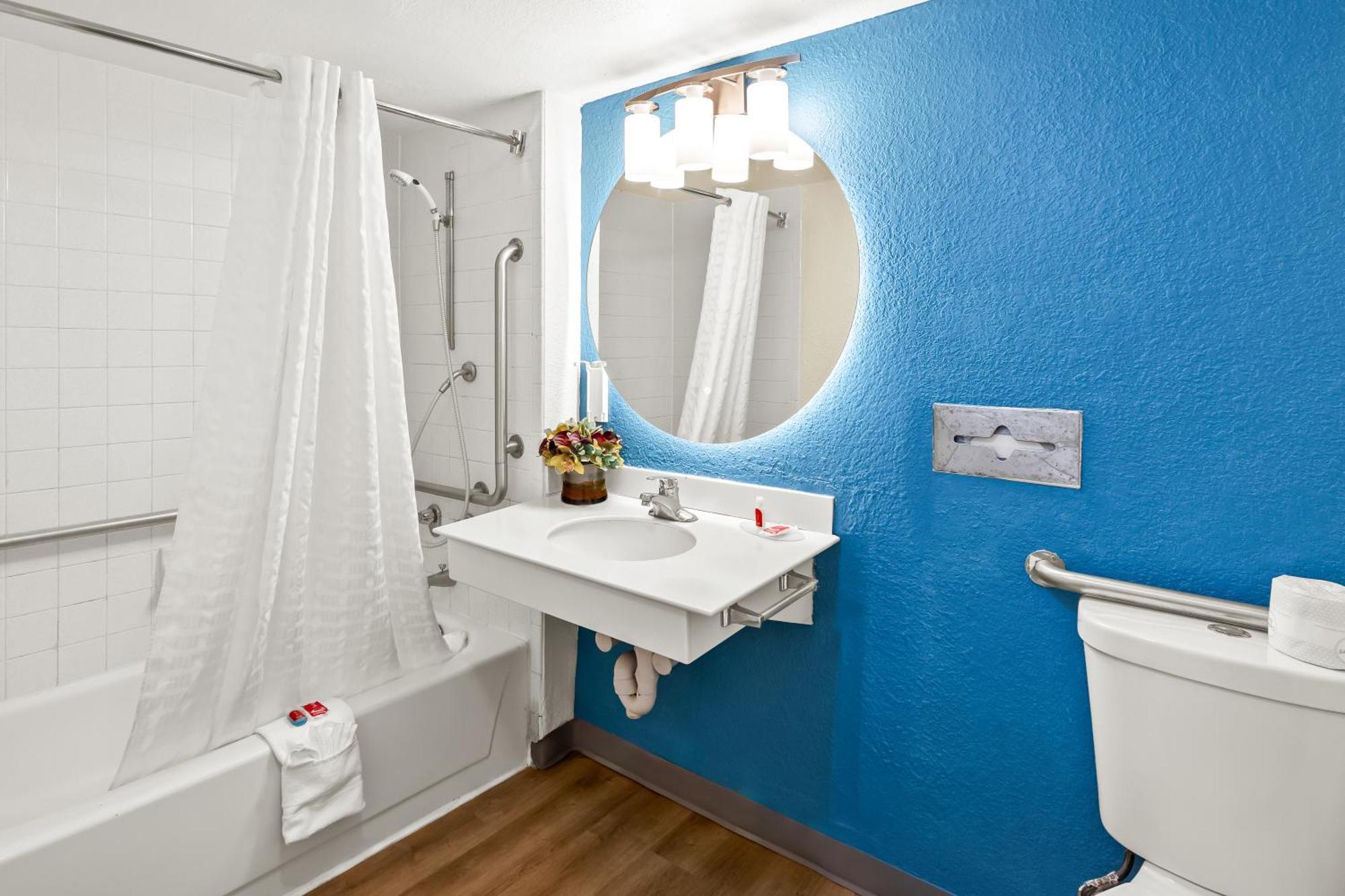 King Room - Disability Access/Non Smoking