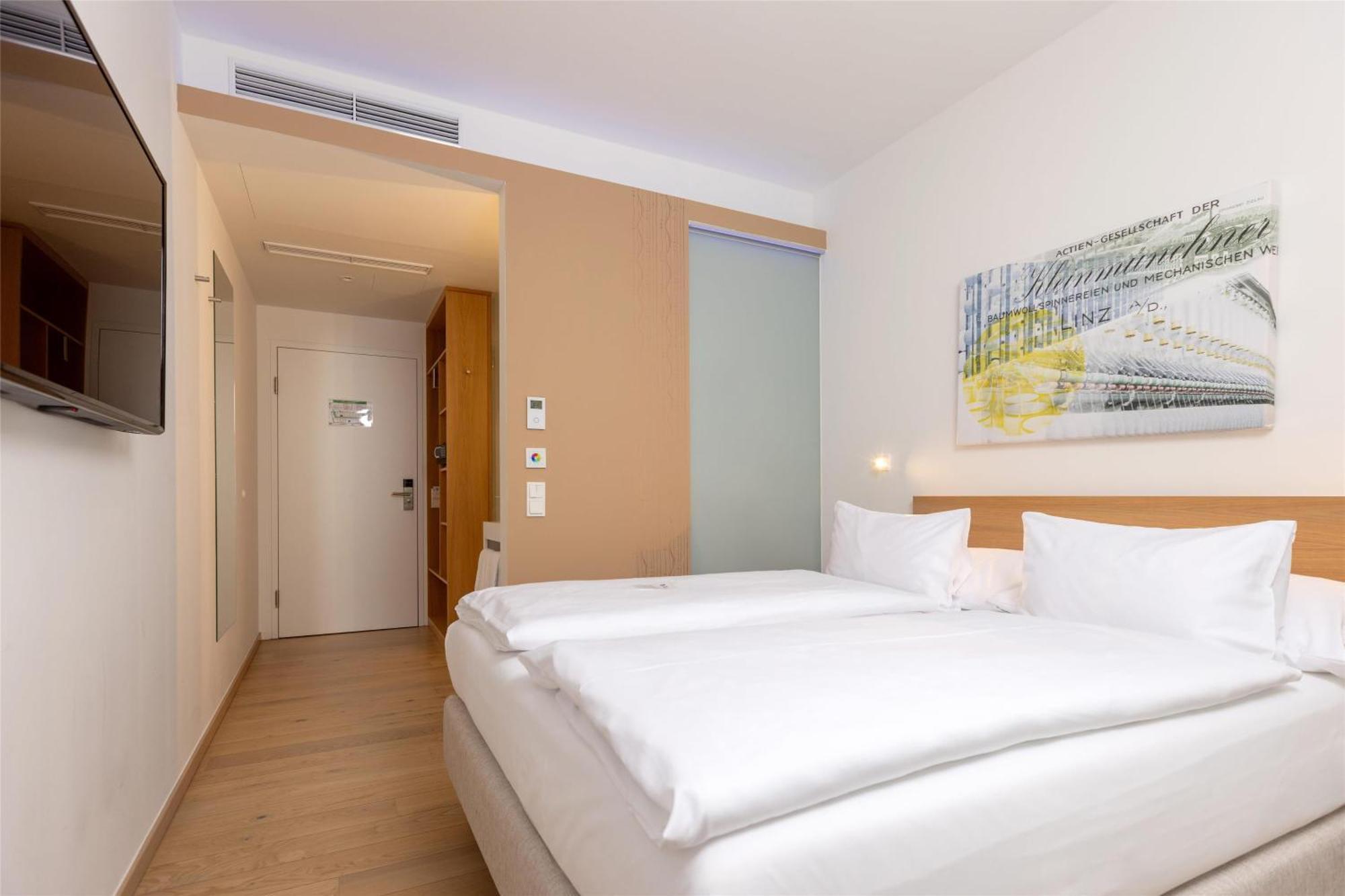 Standard Zimmer mit Kingsize-Bett
