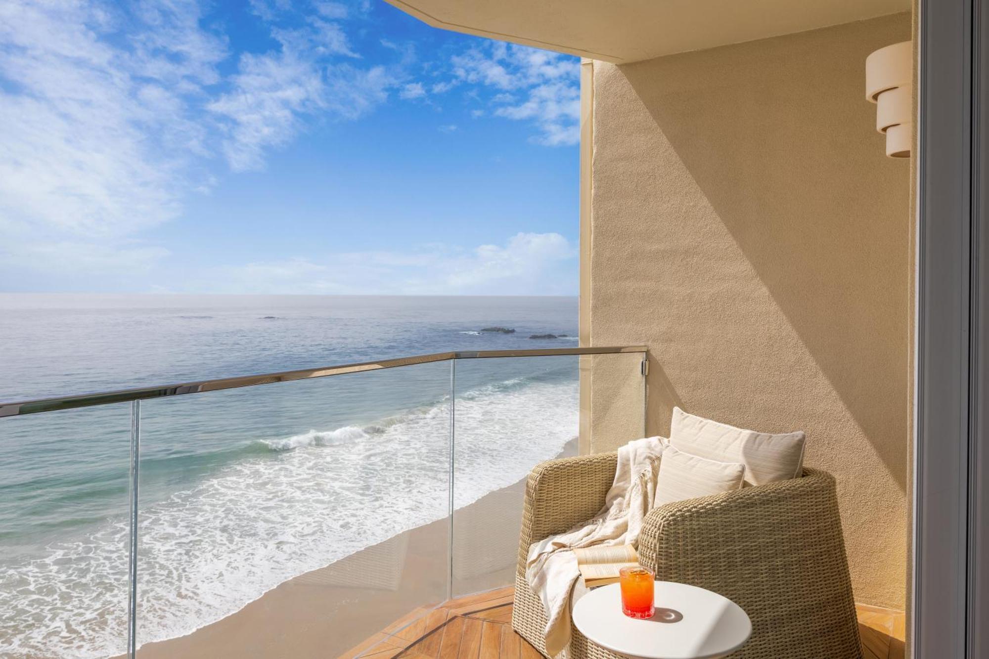 Premium Oceanfront Double Queen Studio,1692041874:JPEG