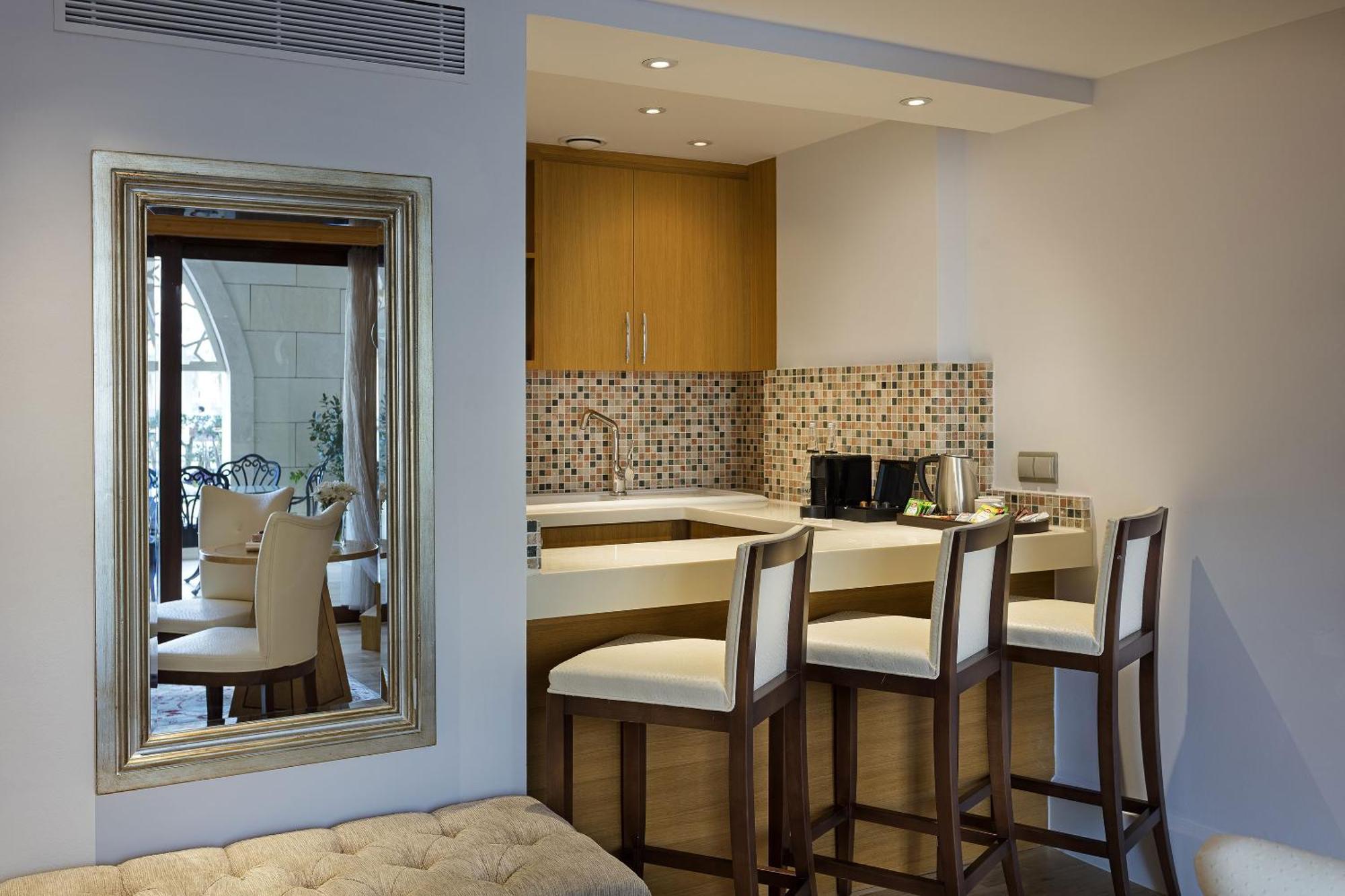 Suite Duplex Premium avec Piscine et Accès Direct à la Piscine