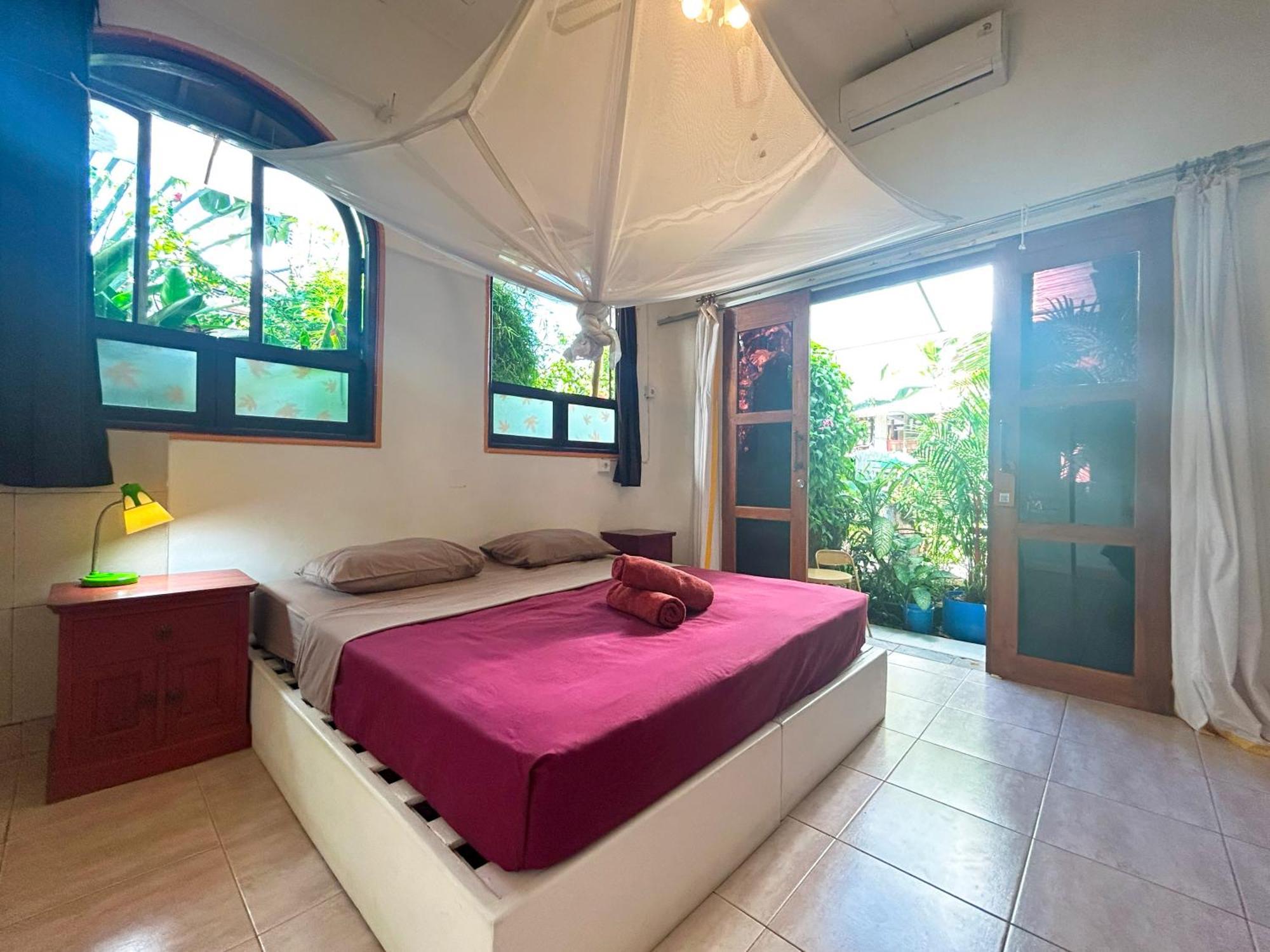 Habitación Doble con ventilador y aire acondicionado