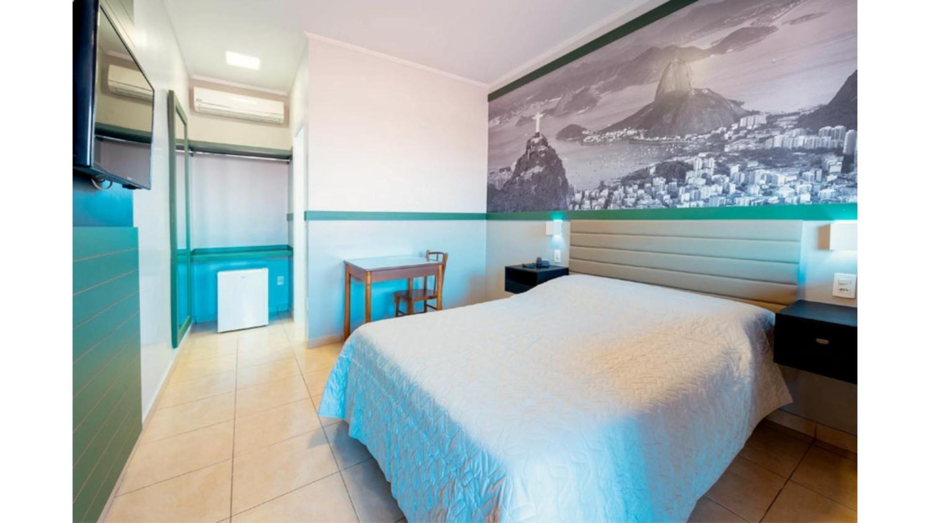 Quarto Duplo