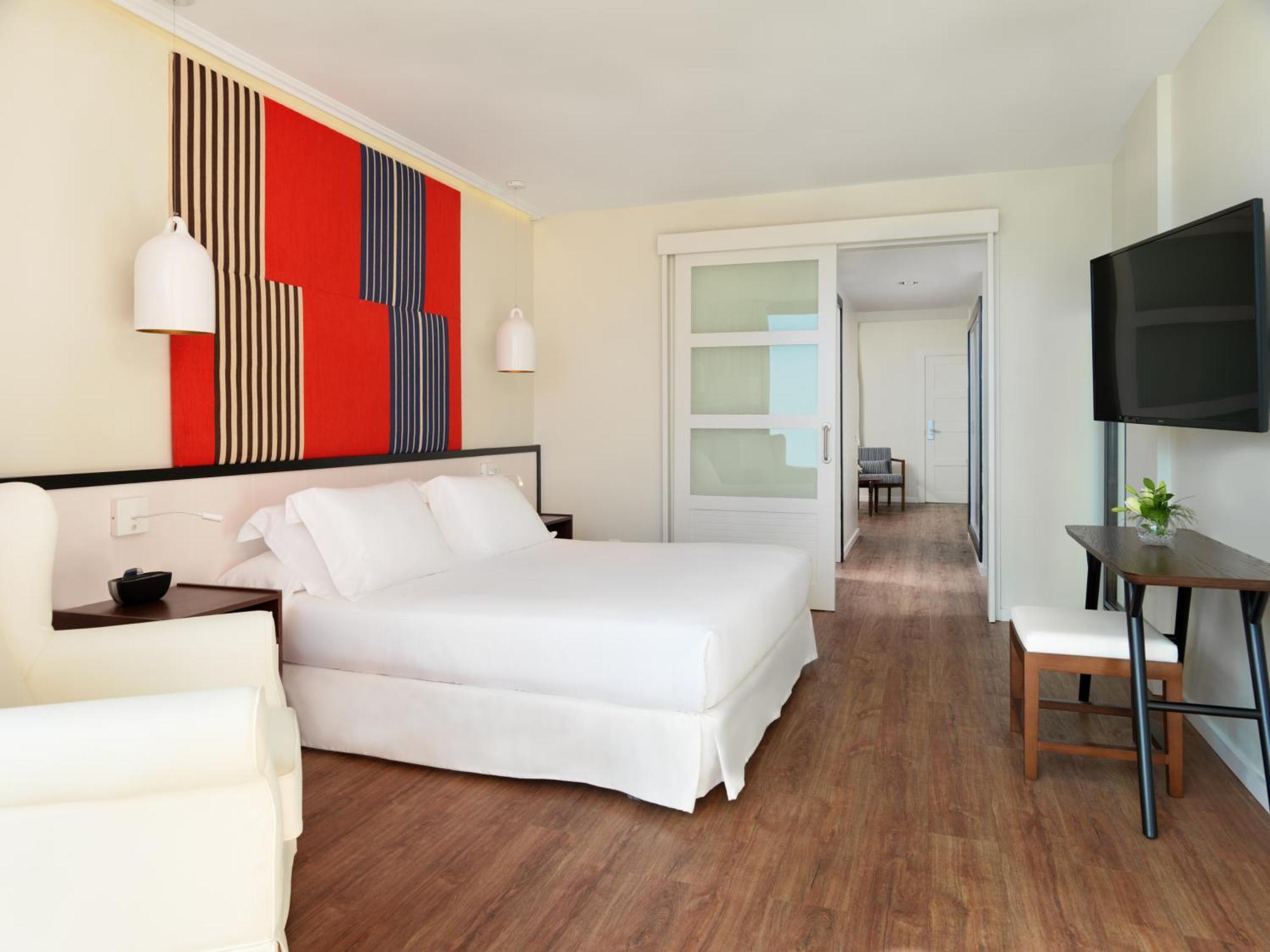 Suite Junior - Vue sur Mer (3 Adultes + 1 Enfant)