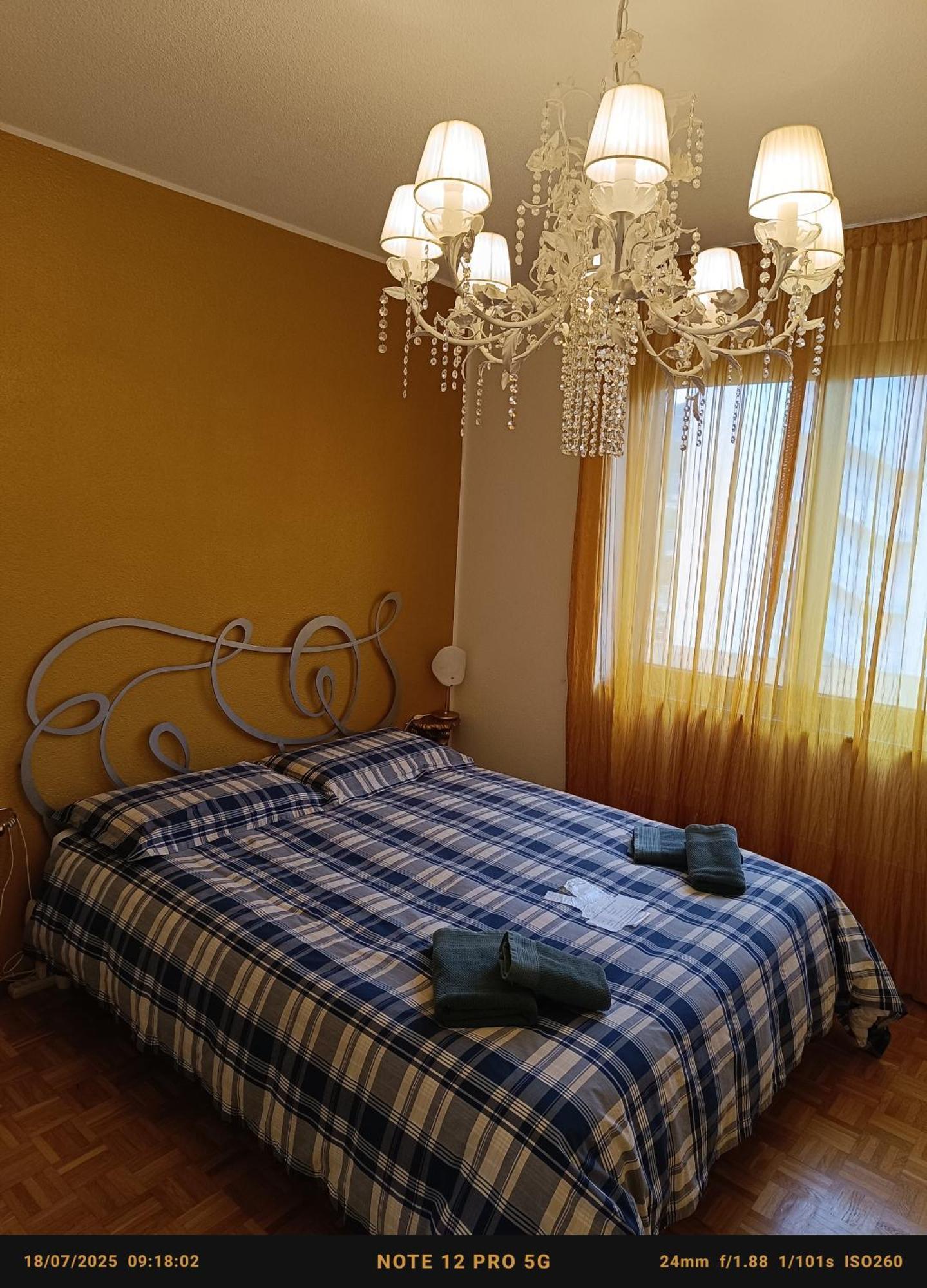 Standard Double Room with Shared Bathroom