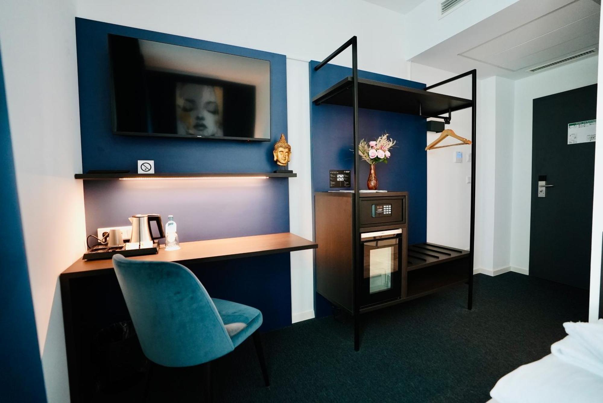 Single Room,1697777024:JPEG