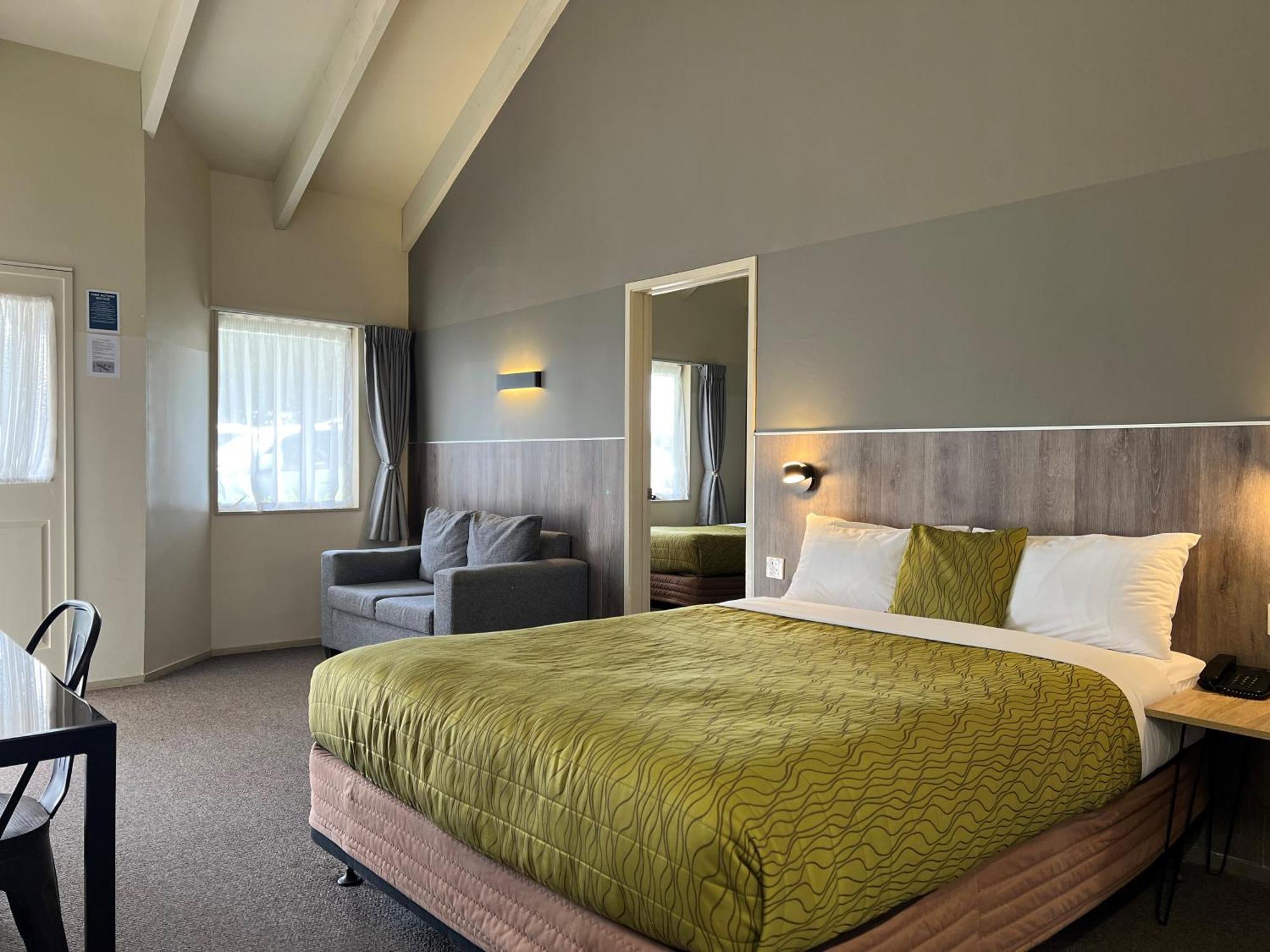 Familienzimmer mit 2 Queensize-Betten