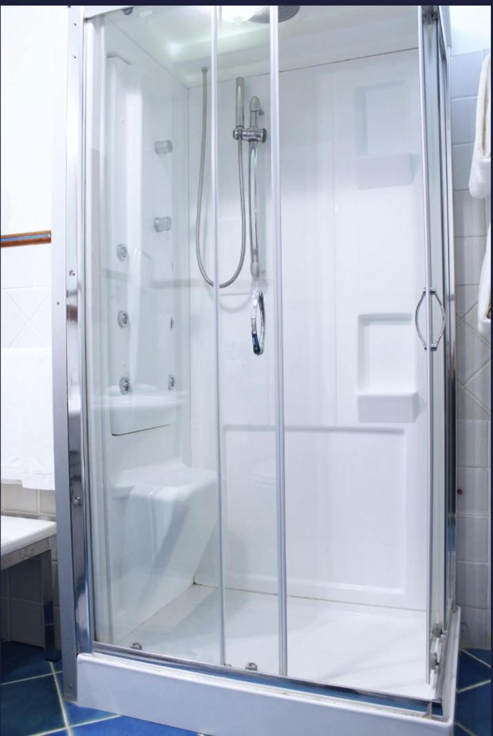 Deluxe Double Room Shower,1697907446:JPEG