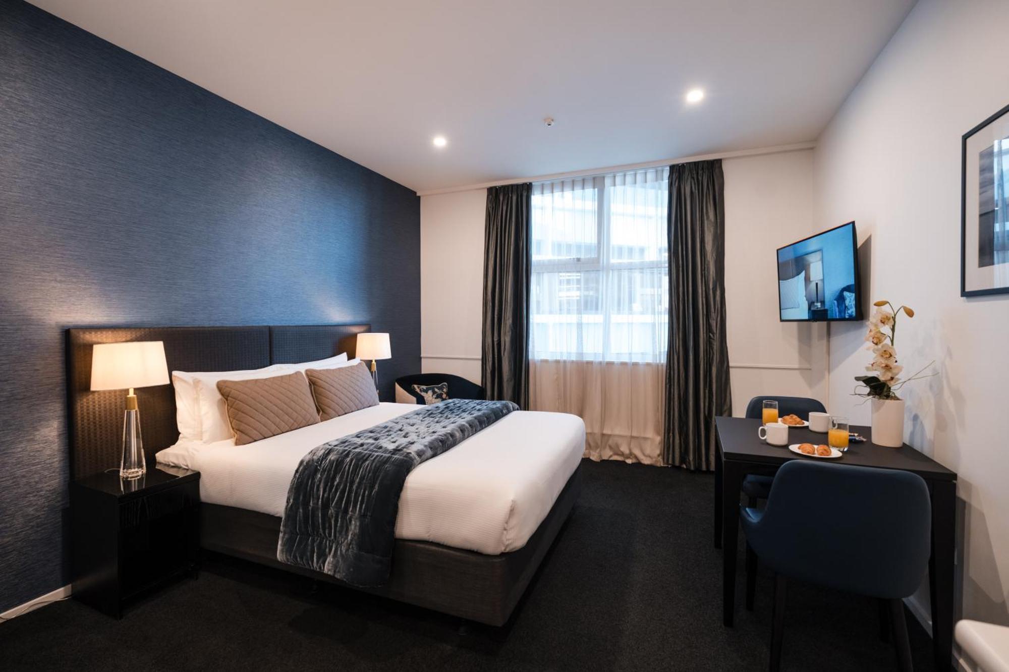Chambre Hôtel et Parking pour la Nuit pour 1 Voiture