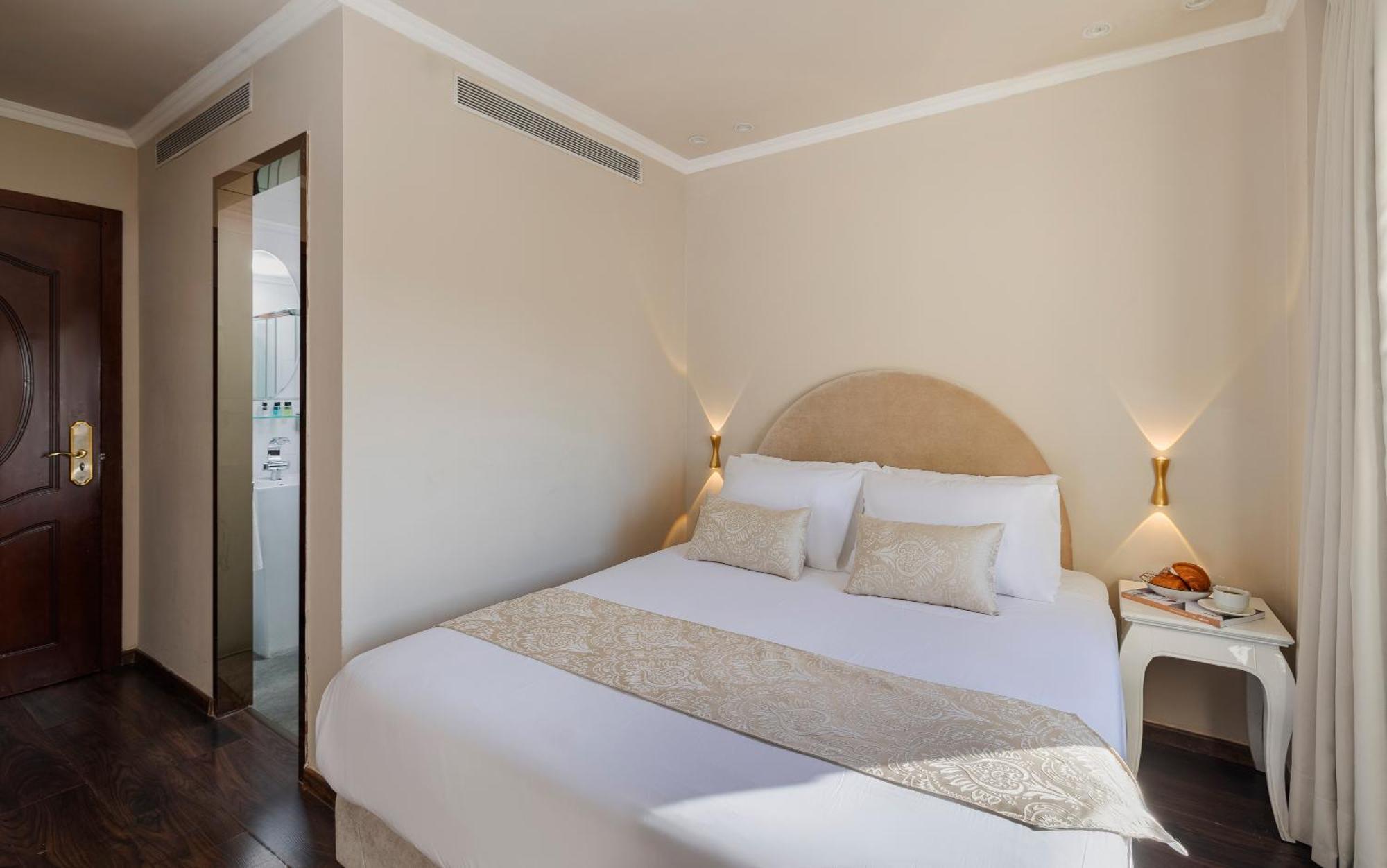 Kamer met Queensize Bed