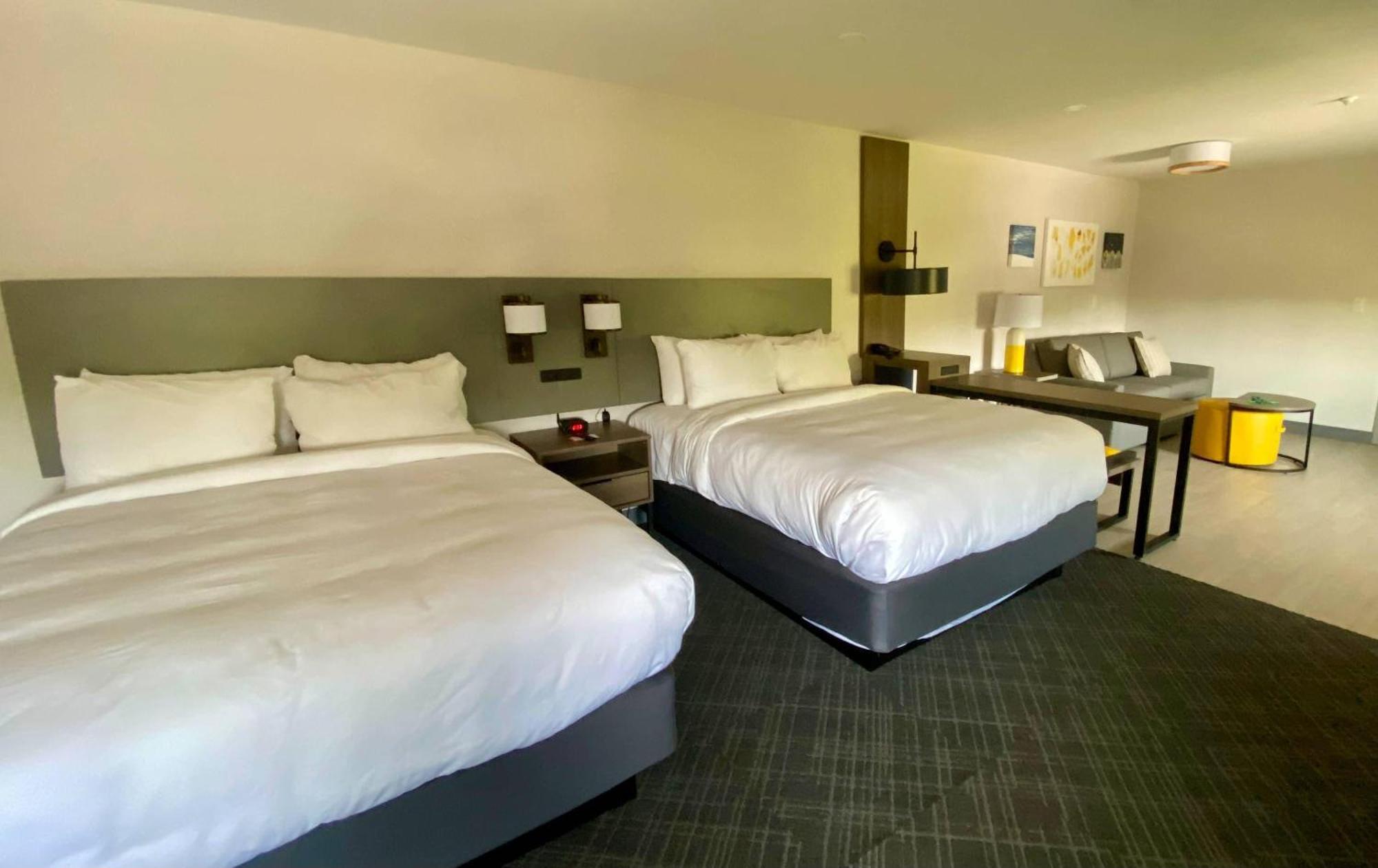 Queen Suite with Two Queen Beds - Non-Smoking