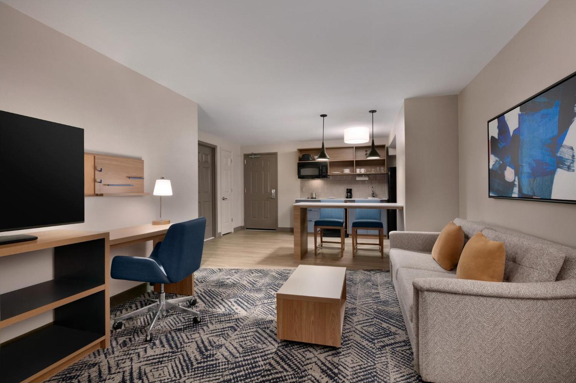 One-Bedroom Queen Suite -Non-Smoking