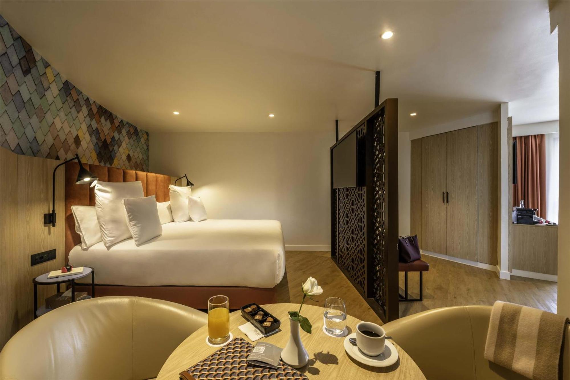 Deluxe Suite