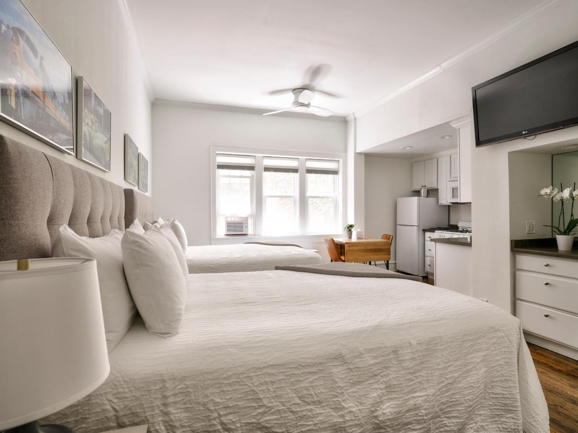 Deluxe Queen Room with Two Queen Beds