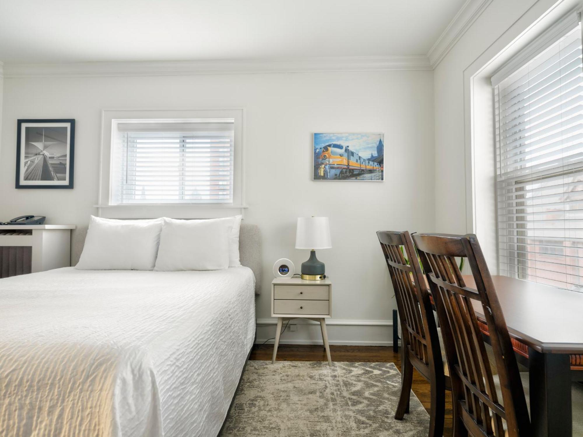 Deluxe Queen Room