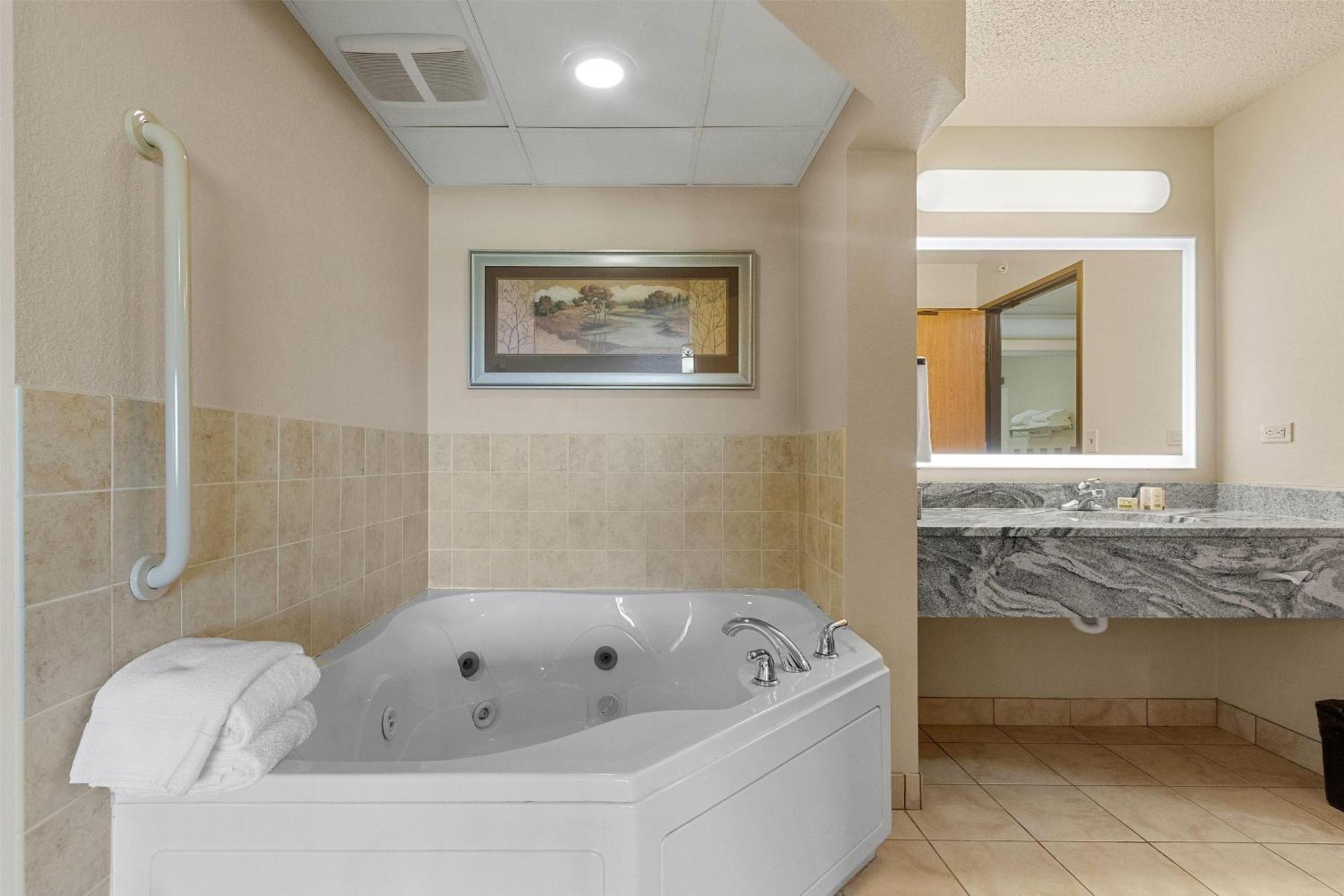 One-Bedroom Suite