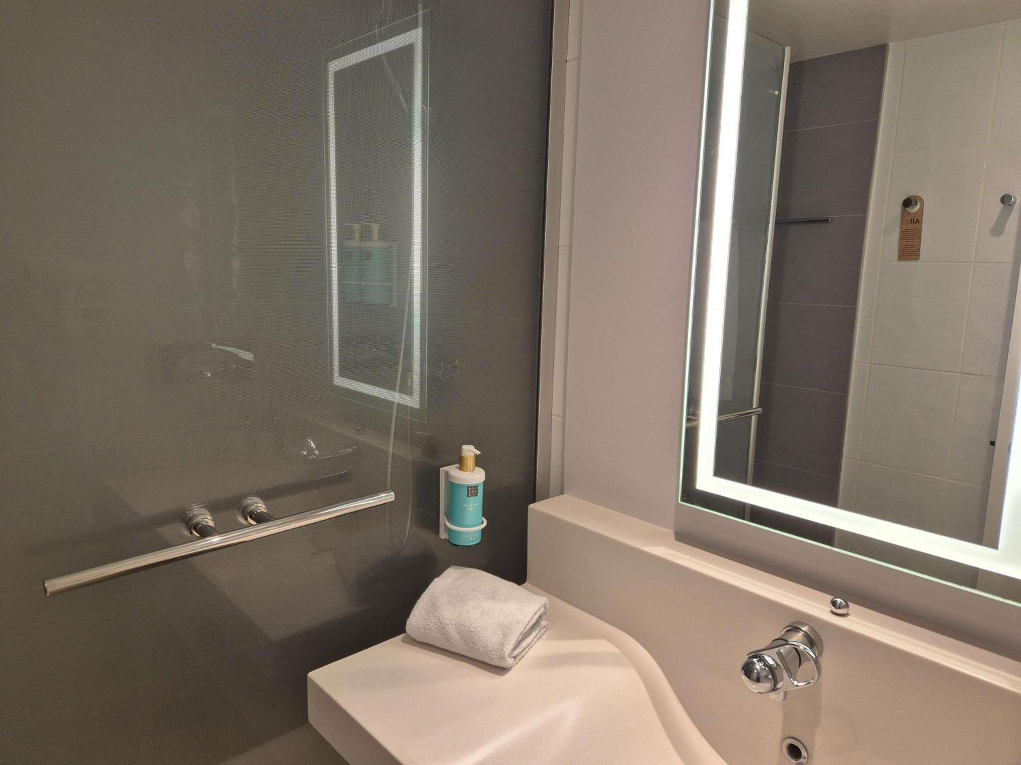 Superior Double Room,1704844921:JPEG
