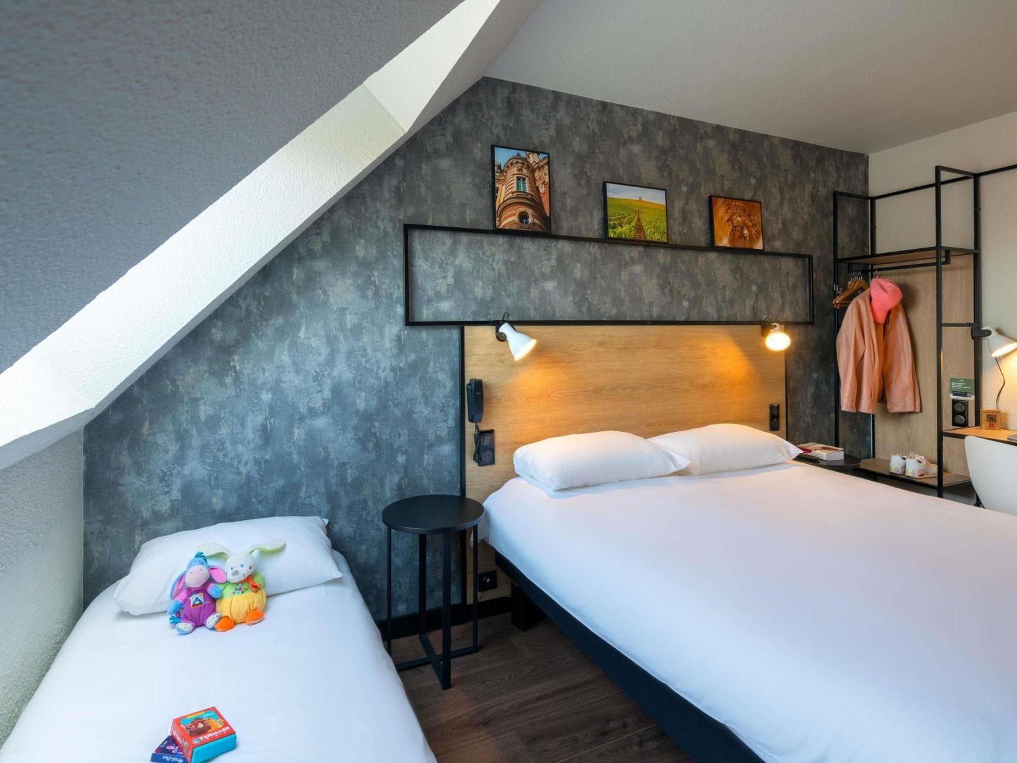 Chambre Triple avec 1 Lit Double et 1 Lit Simple