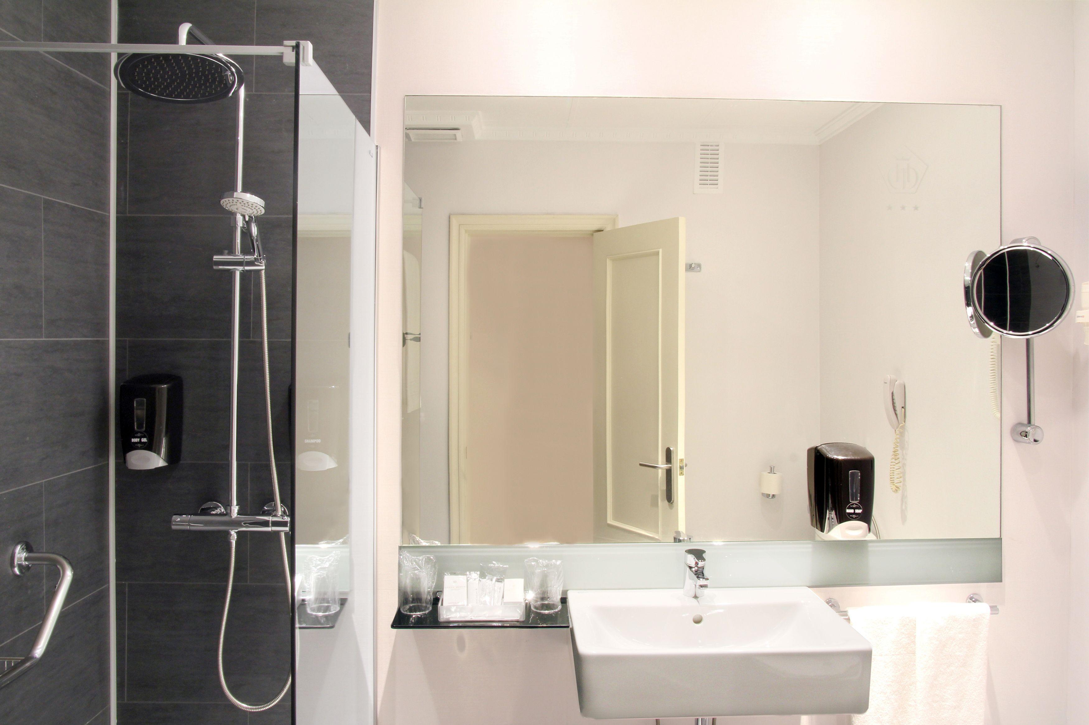 Superior Twin Room with Street View,1705774947:JPEG